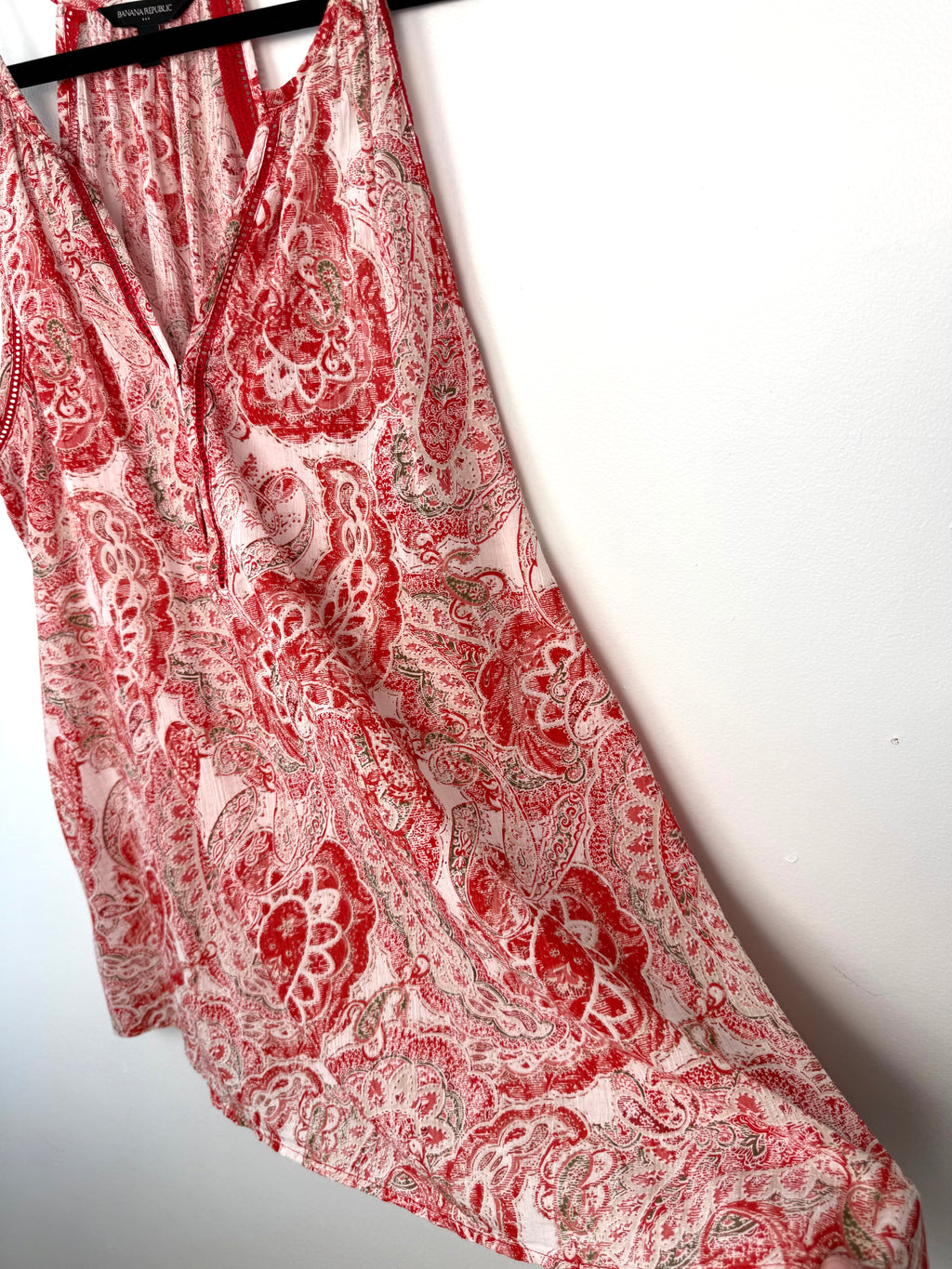 100% Cotton Banana Republic Paisley Tank Top | Boho Summer Blouse | XL at Blue Sparrow Shop showing flow of shirt