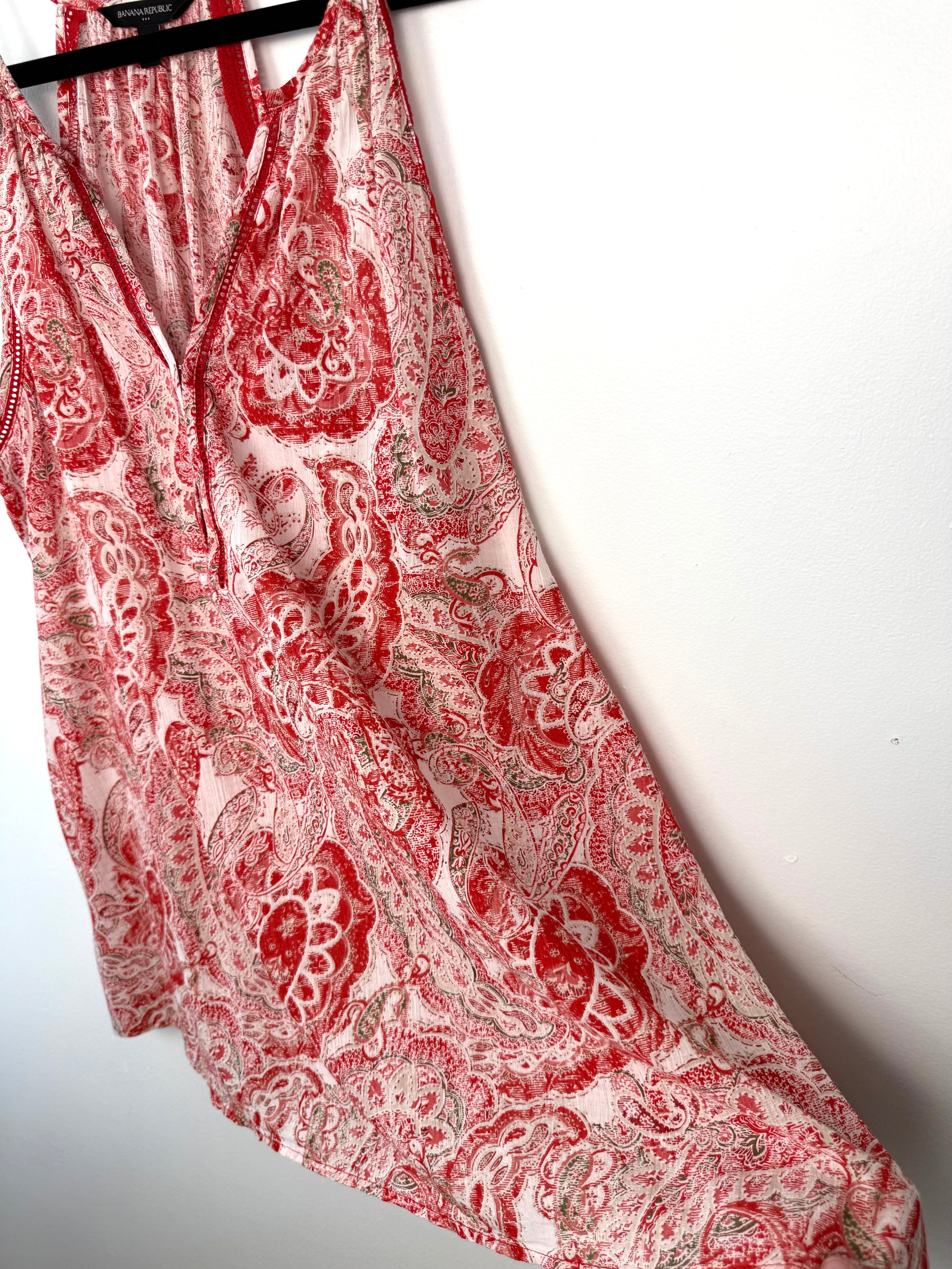 100% Cotton Banana Republic Paisley Tank Top | Boho Summer Blouse | XL at Blue Sparrow Shop showing flow of shirt