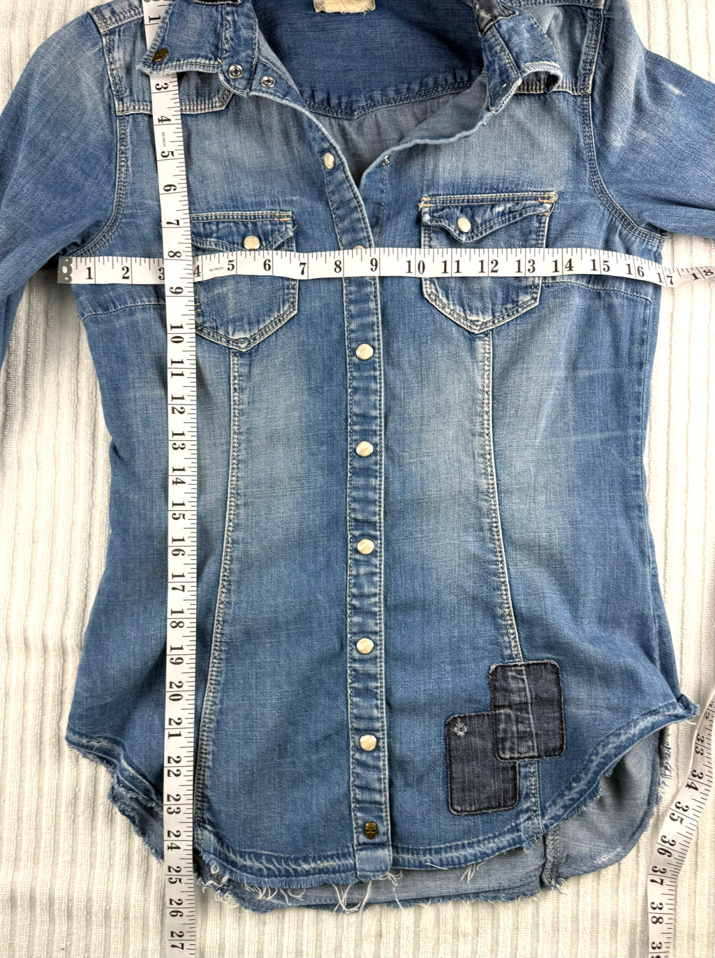 100% Cotton Denim Western Shirt with Patch Detail | Size S at Blue Sparrow Shop measuring34" bust and 26" shoulder to hem 