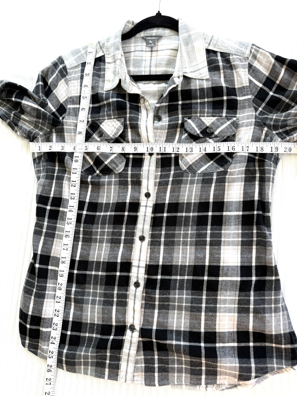 100% Cotton Eddie Bauer Plaid Shirt | Size M measuring 39" bust and 26" length