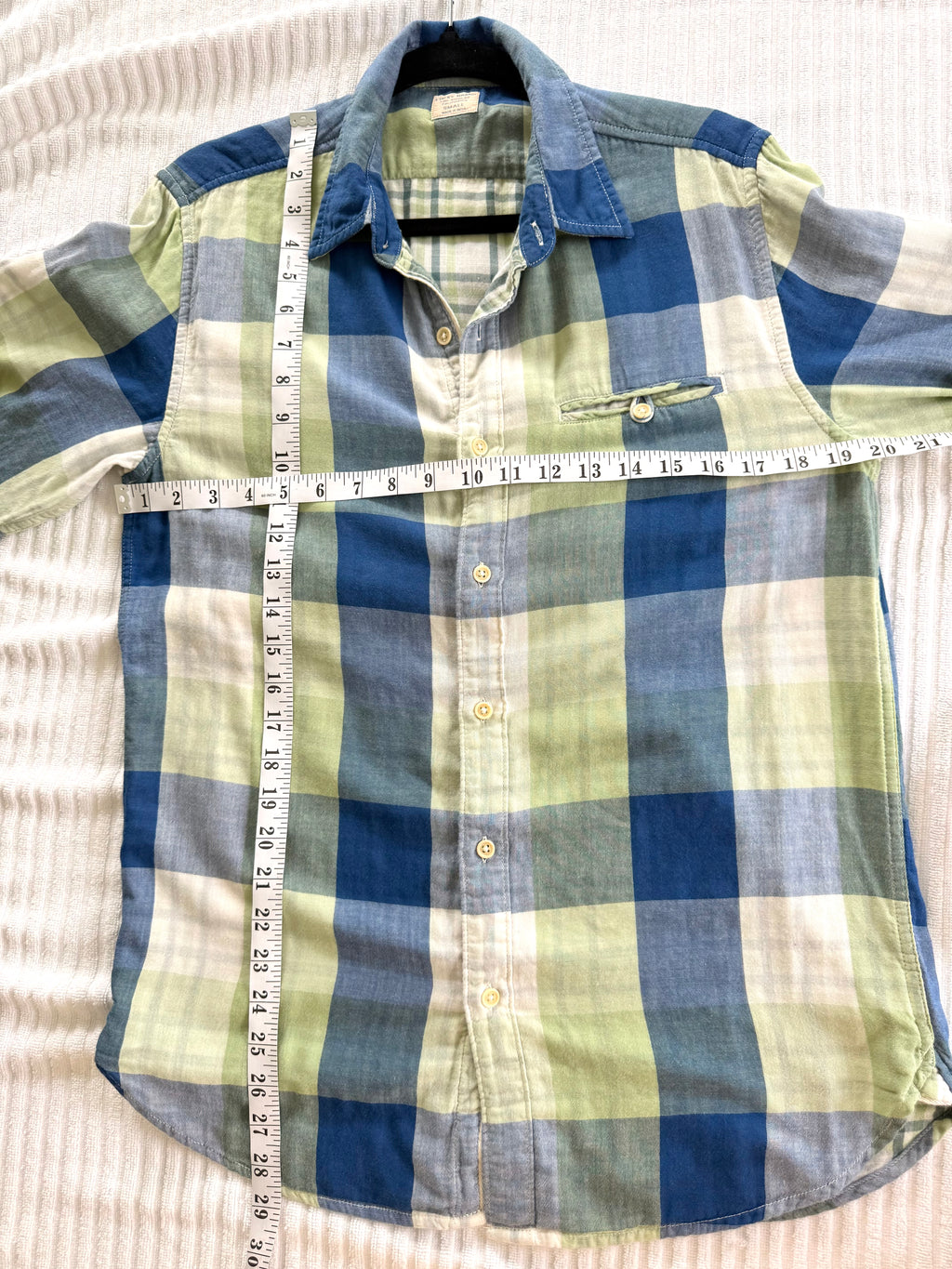 100% Cotton Lucky Brand Plaid Shirt | Size Mens M measuring 40" bust and 29" length