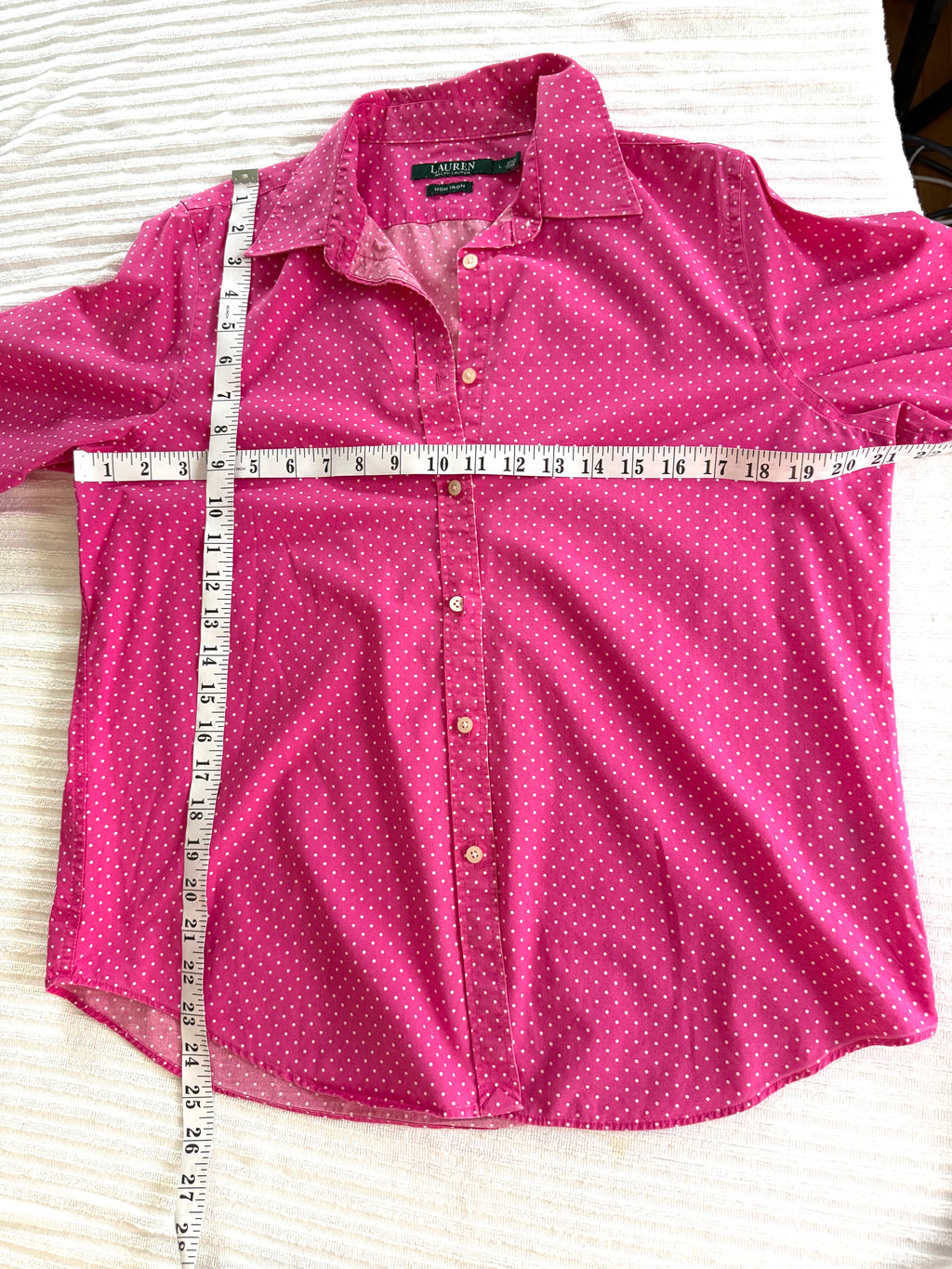 100% Cotton Ralph Lauren Classic Button Front Shirt | Size L measuring 42" bust and 23-25" length