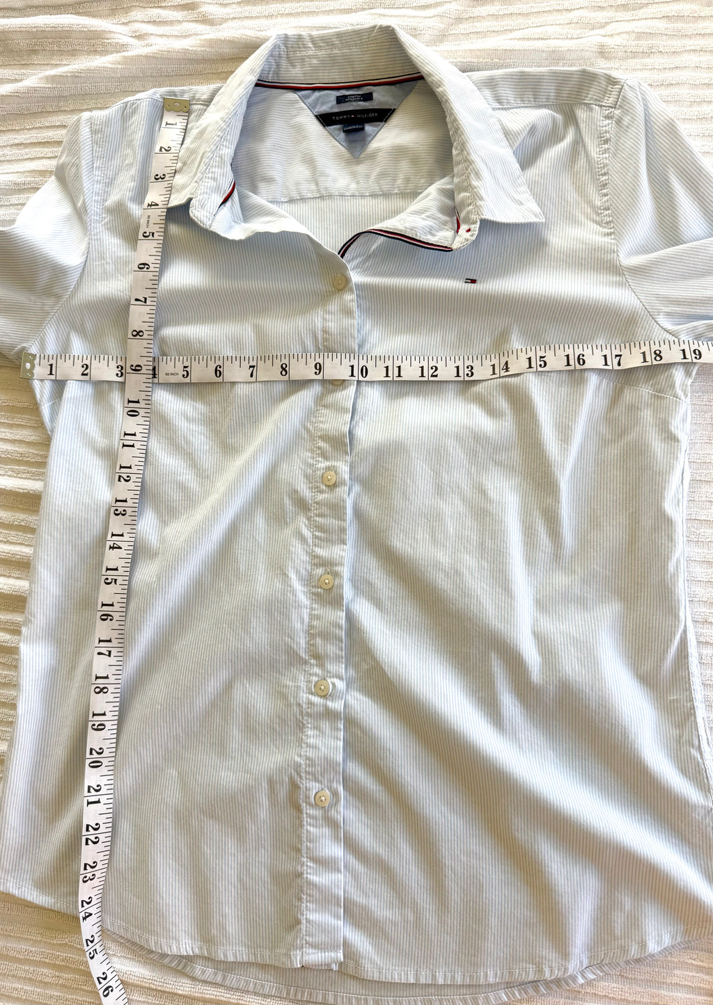 100% Cotton Tommy Hilfiger Classic Button Front Shirt | Size M measuring 38" bust and 24" length