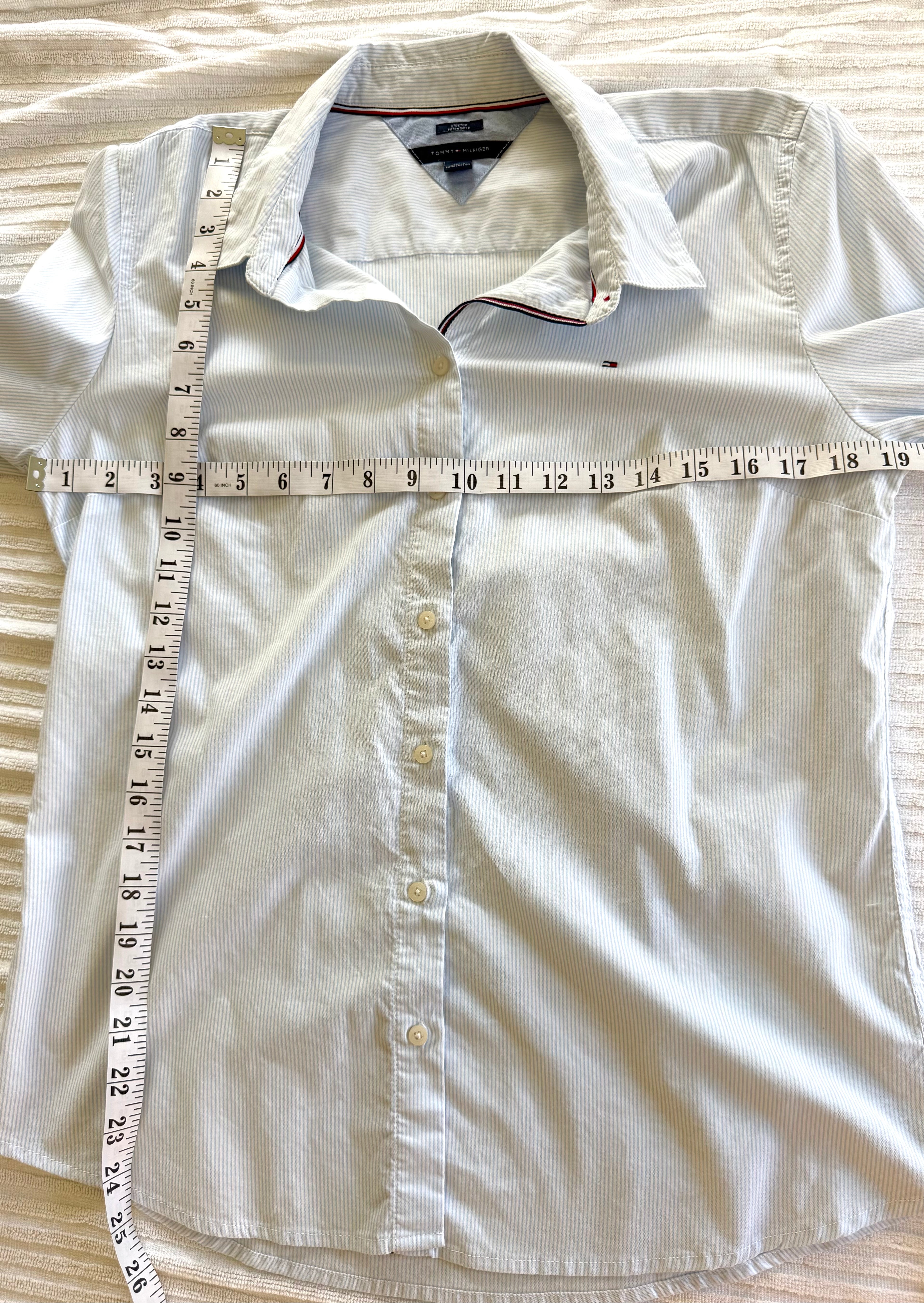 100% Cotton Tommy Hilfiger Classic Button Front Shirt | Size M measuring 38" bust and 24" length
