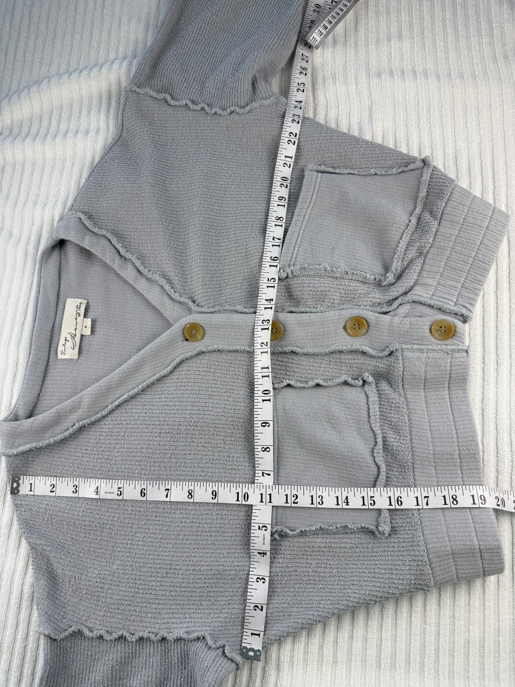 100% Cotton Vintage Havana Cropped Cardigan | Size S at Blue Sparrow Shop  measuring 46" bust and 19" shoulder to hem 
