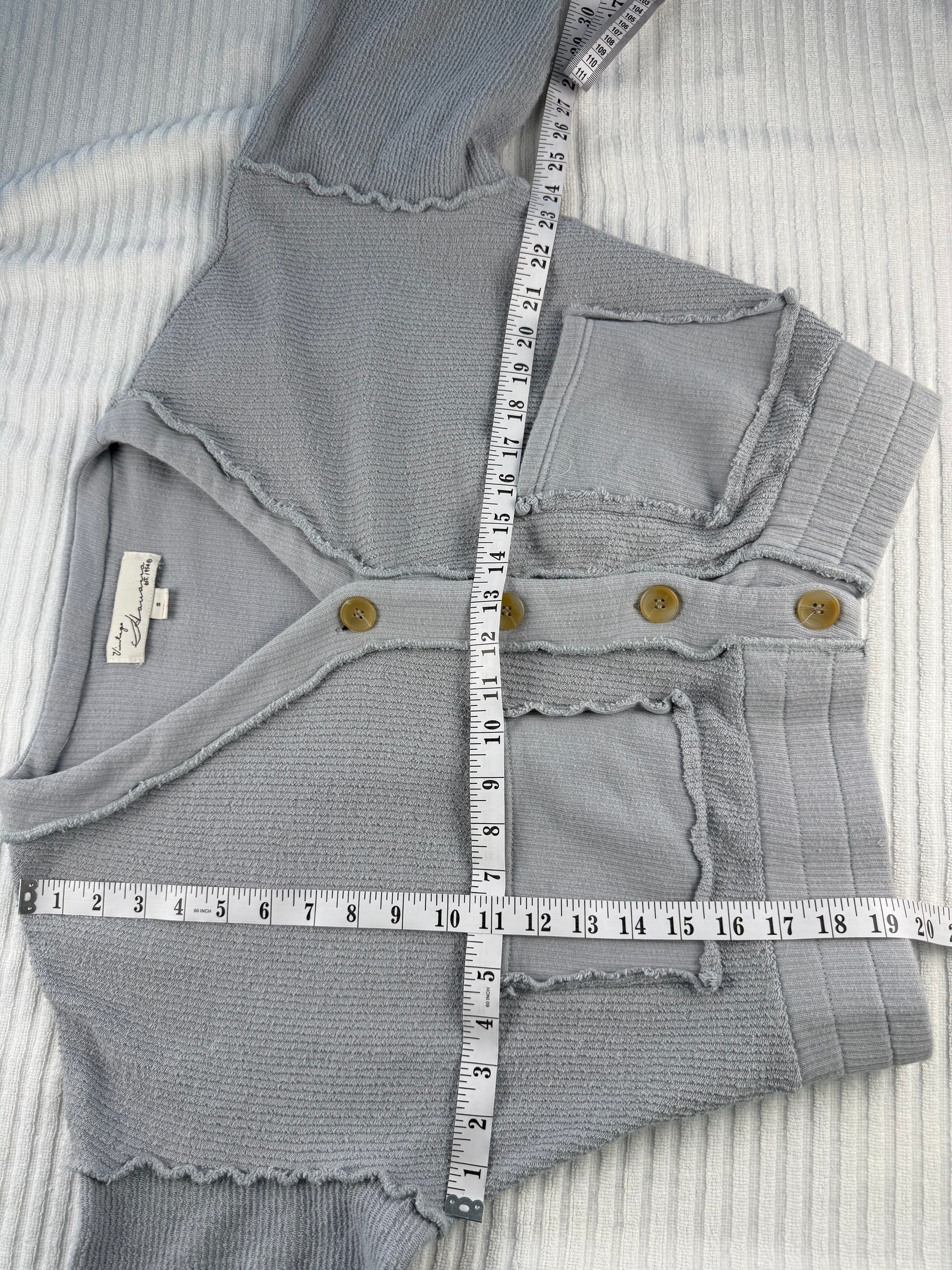 100% Cotton Vintage Havana Cropped Cardigan | Size S at Blue Sparrow Shop  measuring 46" bust and 19" shoulder to hem 