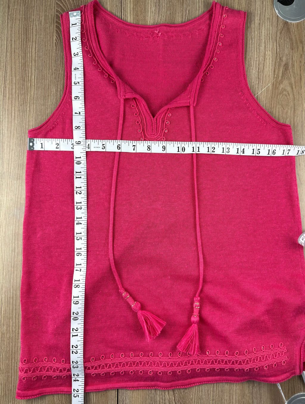 100% Linen Sleeveless Top | Size L at Blue Sparrow Shop measuring 34" bust and 25" shoulder to hem 