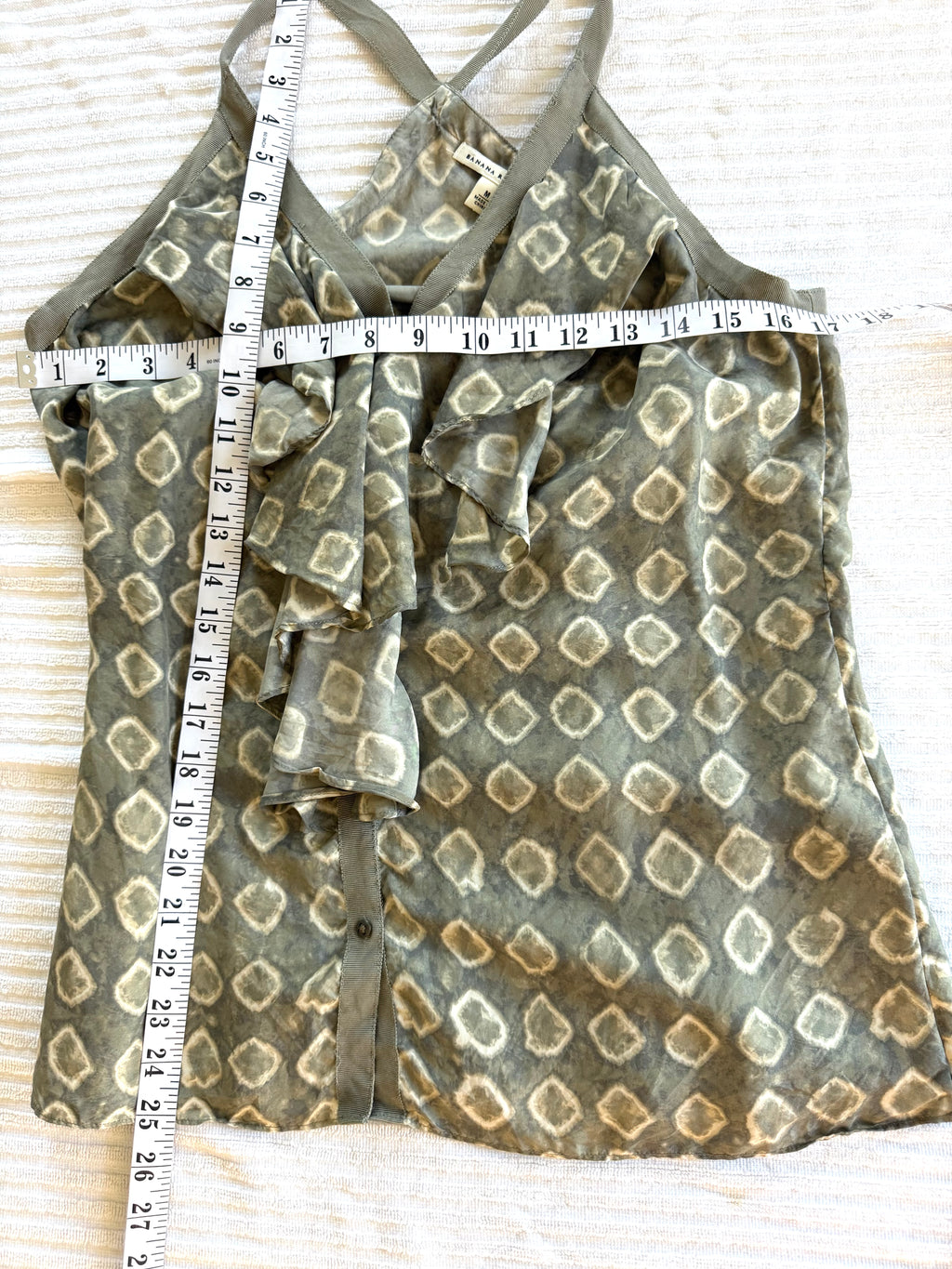 100% Silk Banana Republic Ruffle Front Blouse  at Blue Sparrow Shop measuring 34" bust and 25" length