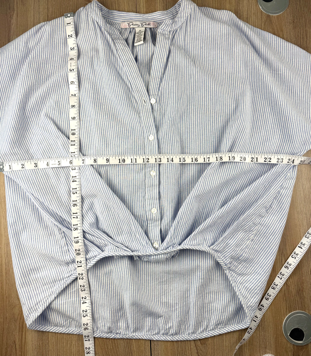 100% cotton simple striped batwing button front shirt with tie at waist at Blue Sparrow Shop resale Canada measuring 48" bust and 22-27" shoulder to hem