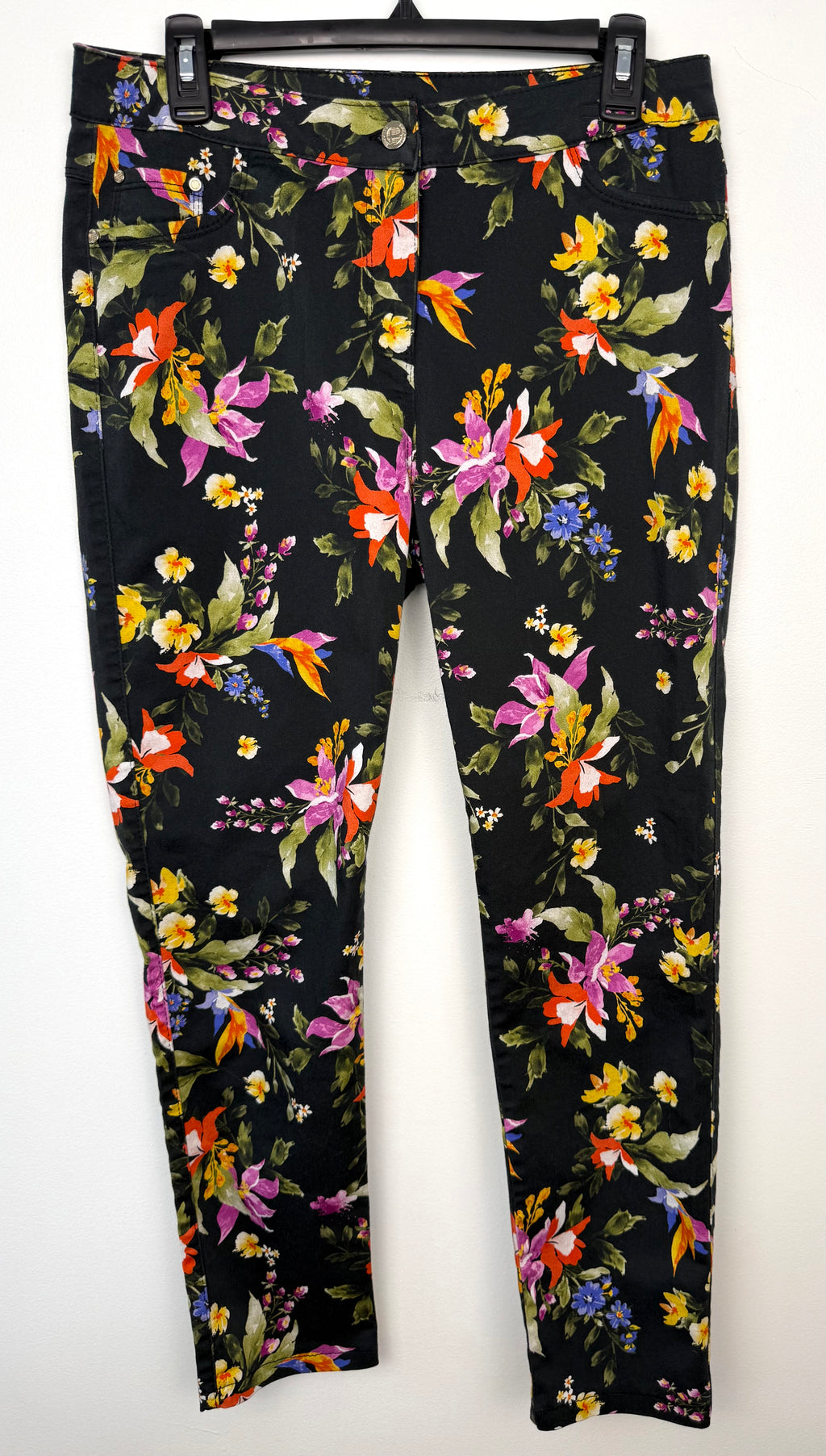 67% cotton Tricotto black tropical botanical floral skinny pants front view size 10 Canadian brand — Blue Sparrow pre-loved women's fashion