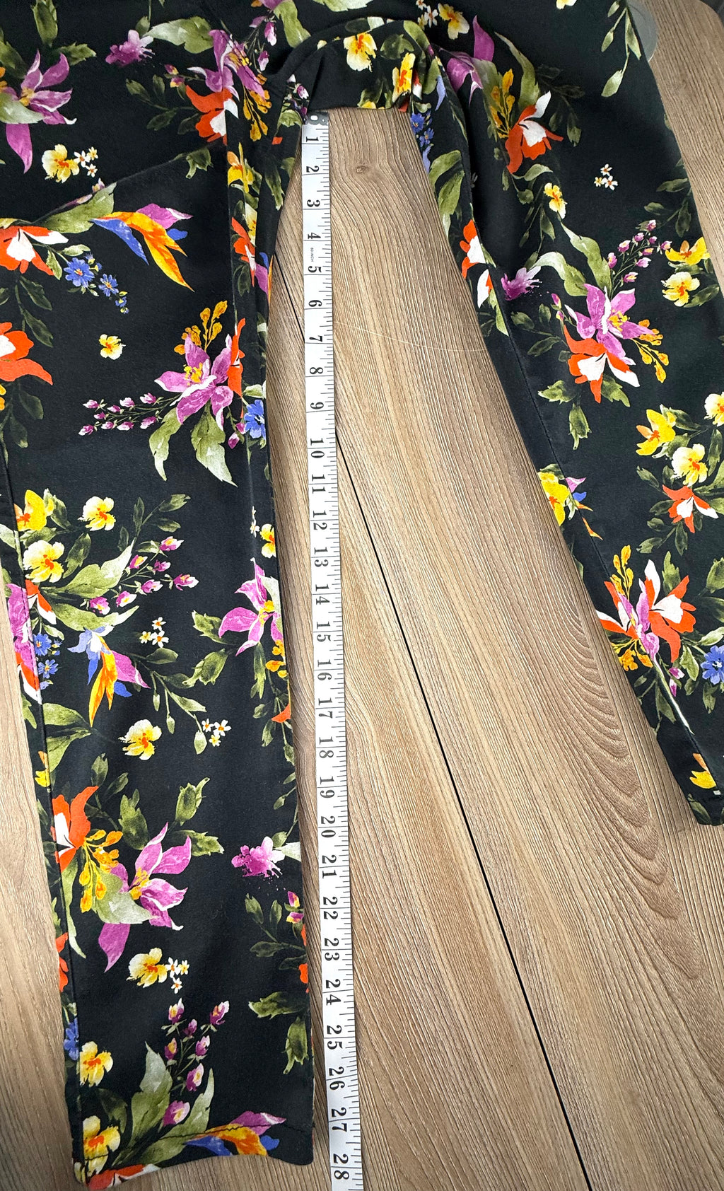 67% cotton Tricotto black tropical botanical floral skinny pants  size 10 Canadian brand — Blue Sparrow Shop  measuring 28" inseam