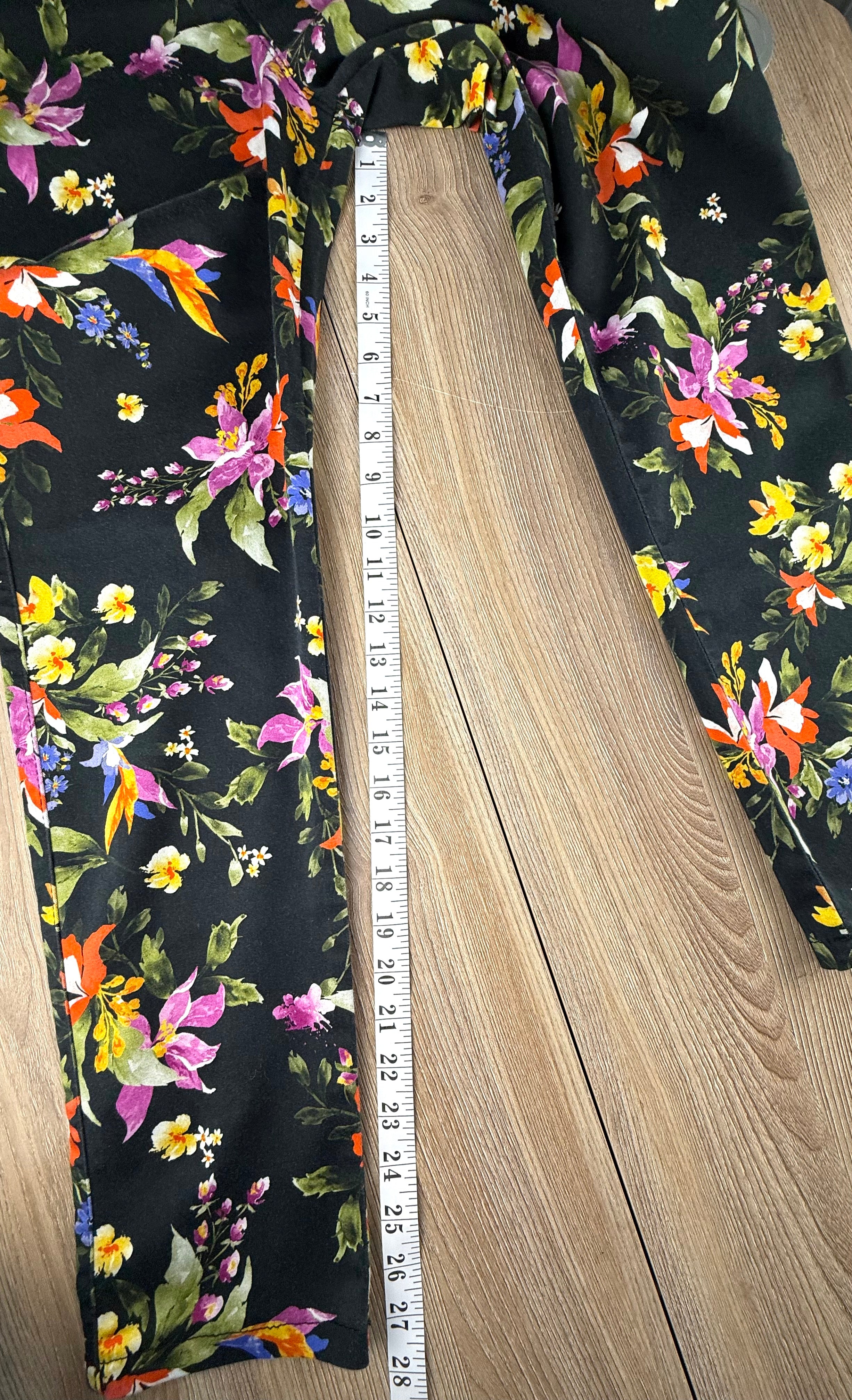 67% cotton Tricotto black tropical botanical floral skinny pants  size 10 Canadian brand — Blue Sparrow Shop  measuring 28" inseam