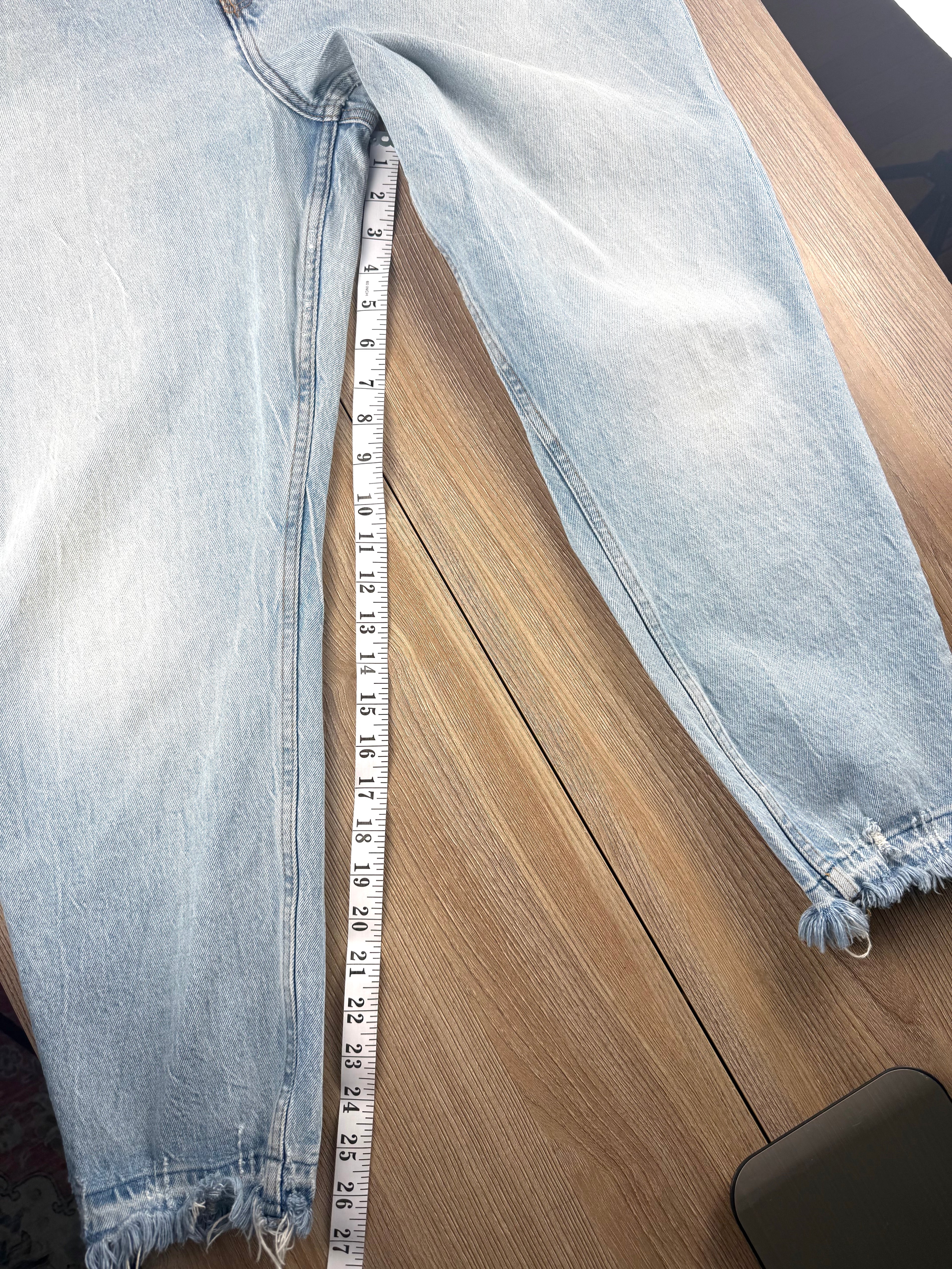 Abercrombie & Fitch Curve Love high rise mom jeans light wash distressed denim  27" inseam 