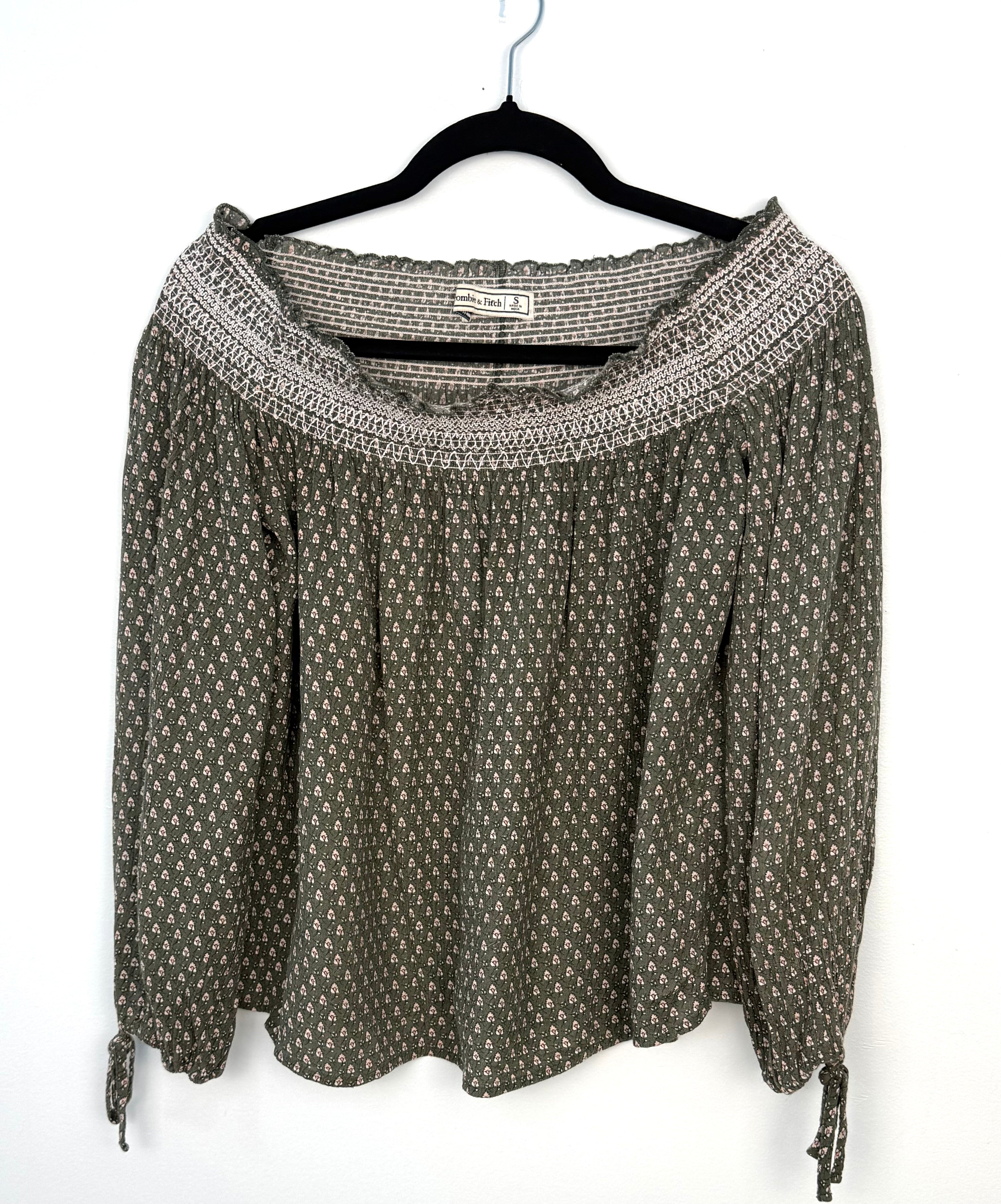 Abercrombie & Fitch olive green cottagecore peasant top small off shoulder smocked neckline boho floral blouse women