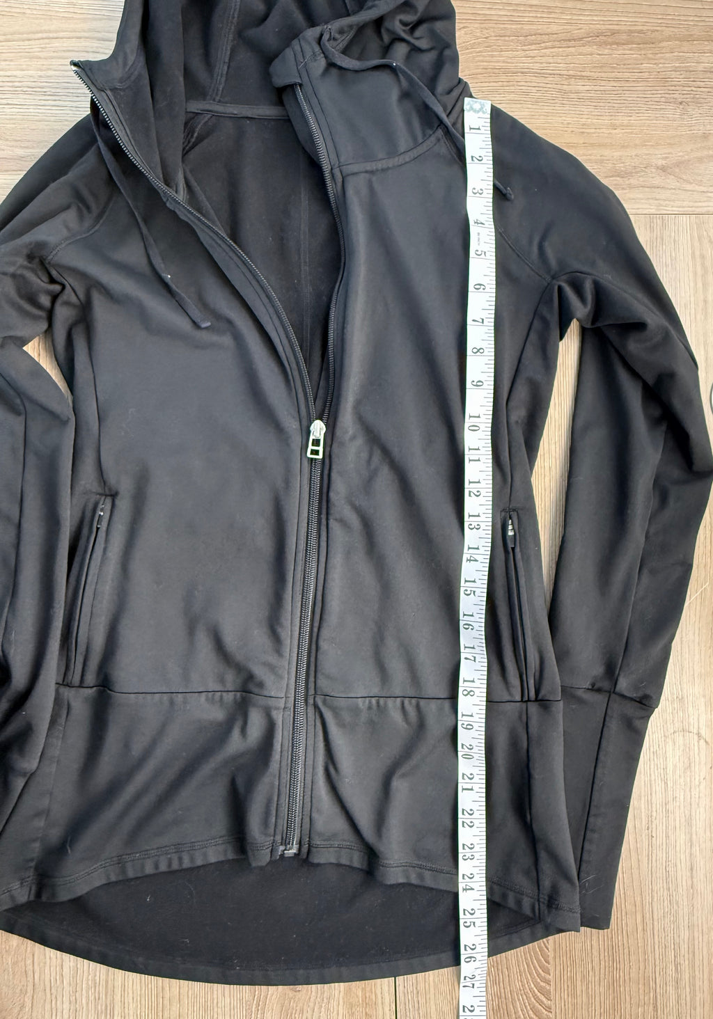 Alo hoodie measuring 24" front 26" back from shoulder to hem