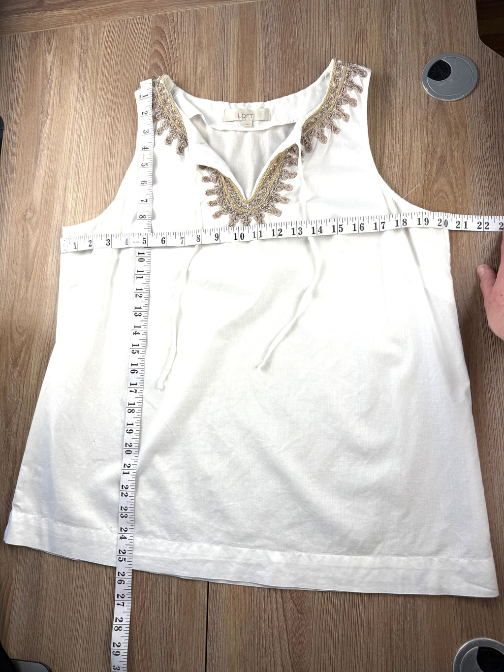 Ann Taylor Loft top showing measurements  40" chest 26" shoulder to hem 