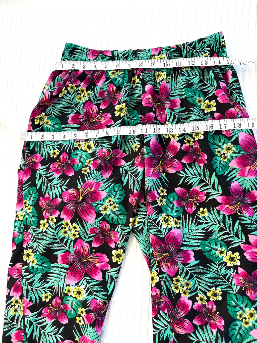 Artisan Handmade Tropical Floral Print Loose-Leg Pants — Hibiscus & Palm | Size M / 8-10 at Blue Sparrow Shop  measuring 30" waist and 38" hips