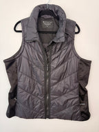 Athleta Rock Ridge PrimaLoft Insulated Vest in Black | Size 2X on hanger