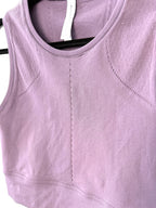 Athleta cropped workout tank - close up detail of pattern 