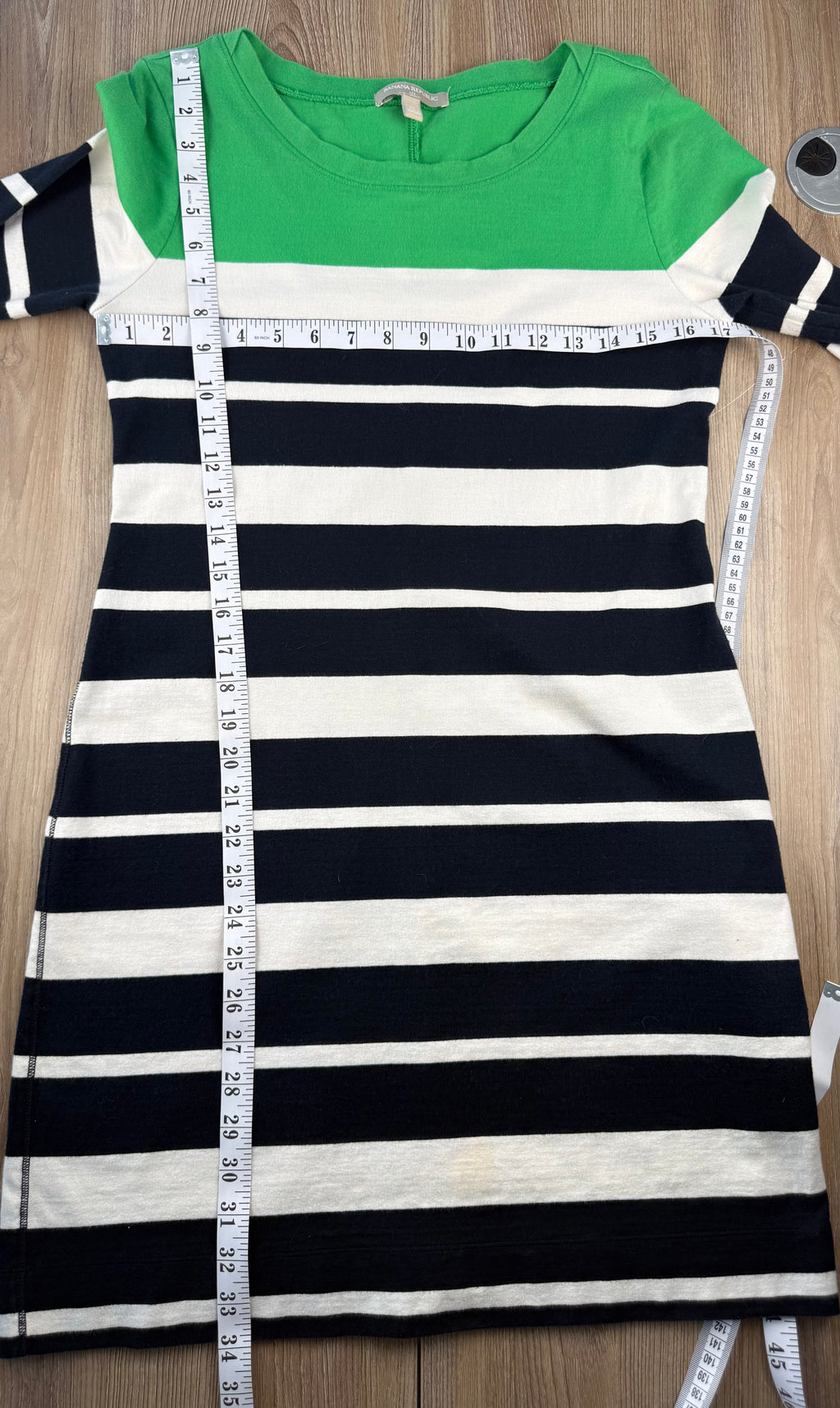Banana Republic Colourblock Striped Dress at Blue Sparrow Shop measuring 34" bust and 34' shoulder to hem 