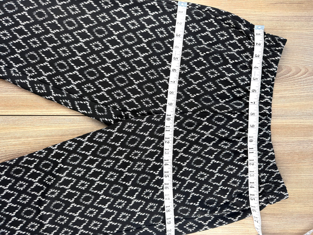 Banana Republic Ikat Print Pants measuring 32" waist and 40" hips 