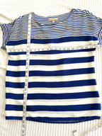 Banana Republic Mixed Stripe Scoop Neck Tee — Royal Blue and White | Size M at Blue Sparrow Shop measuring 42" bust and 26" shoulder to hem 
