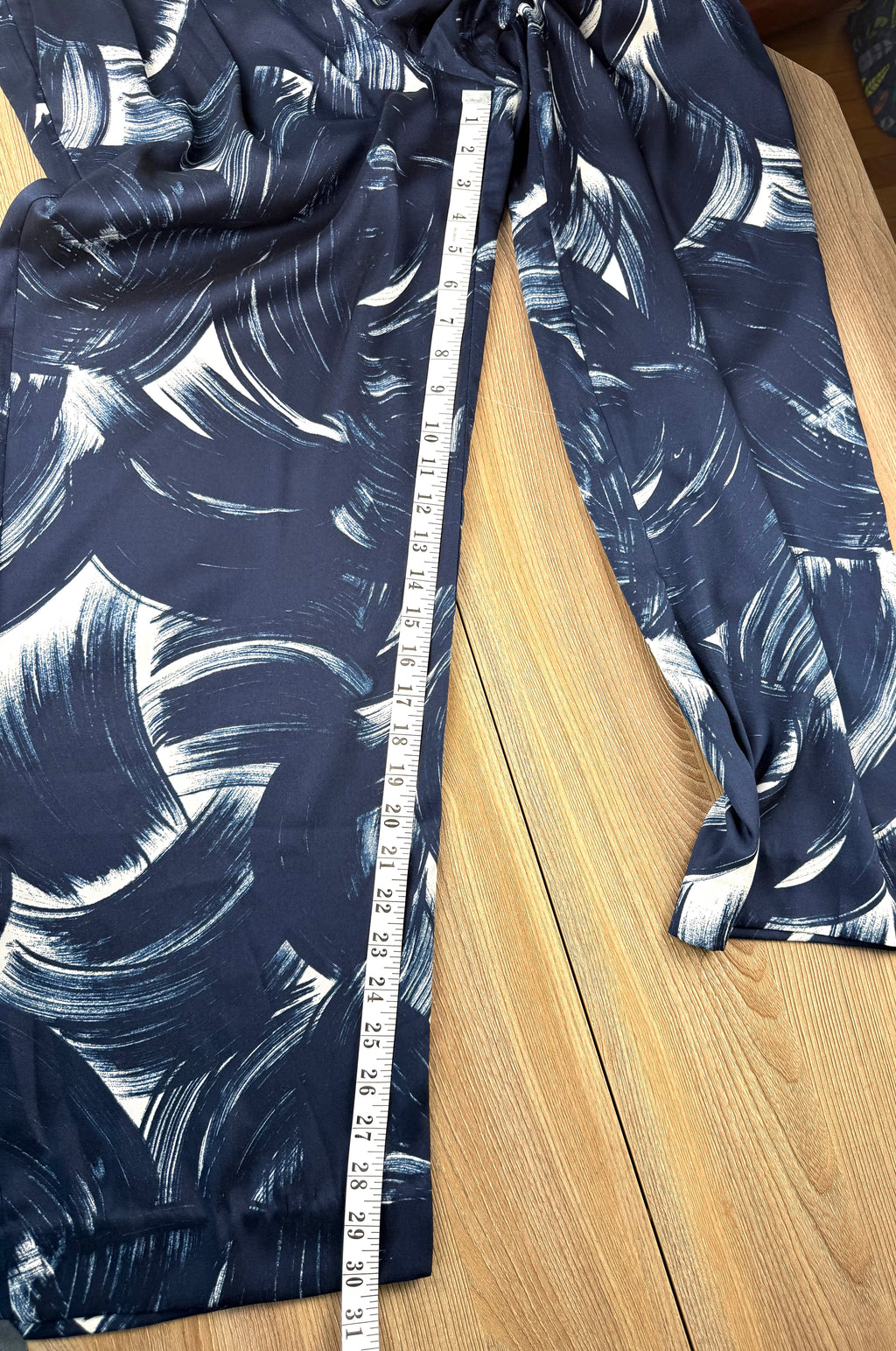Banana Republic wide leg patterned pants measuring 30" inseam 