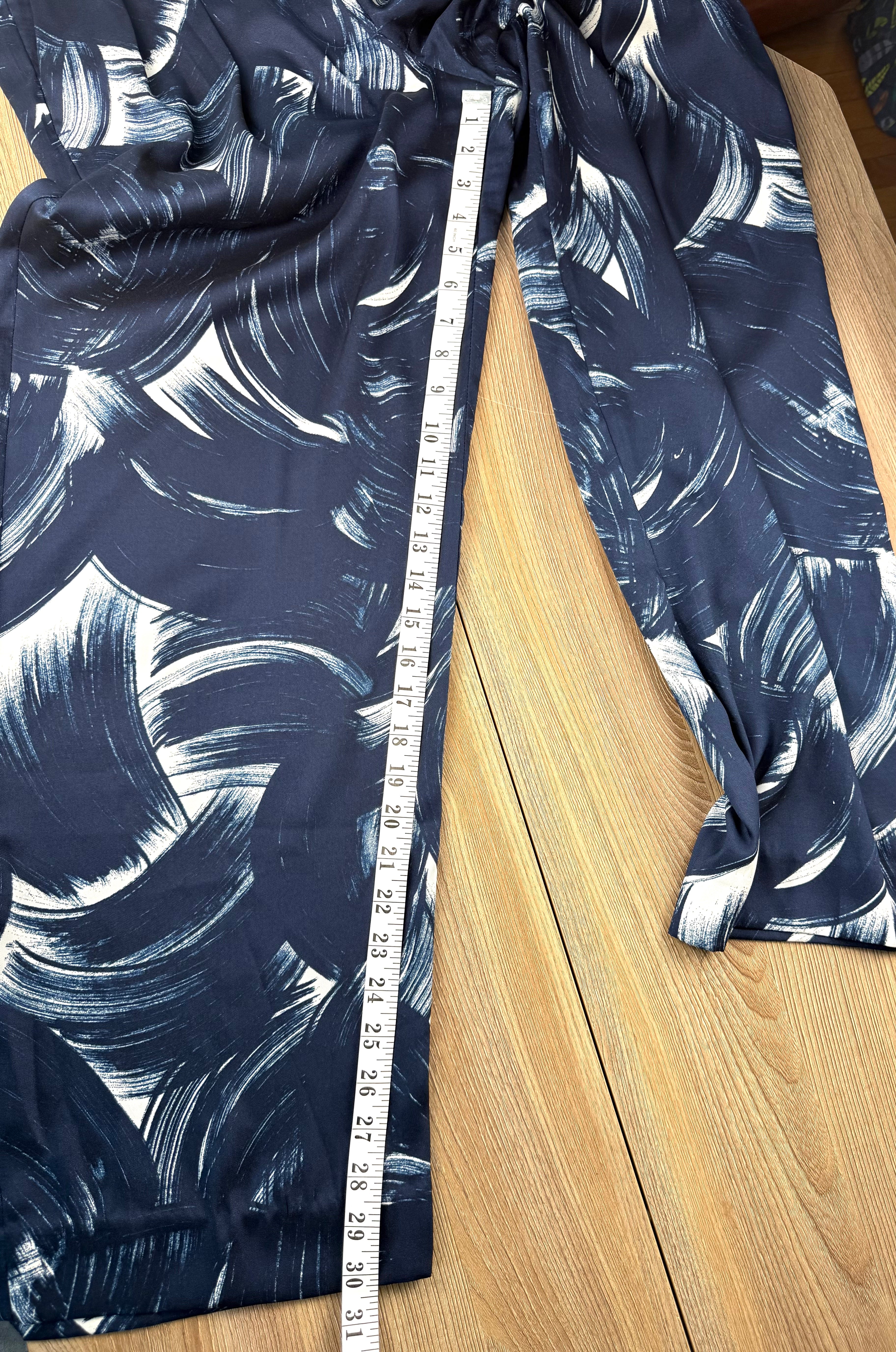 Banana Republic wide leg patterned pants measuring 30" inseam 