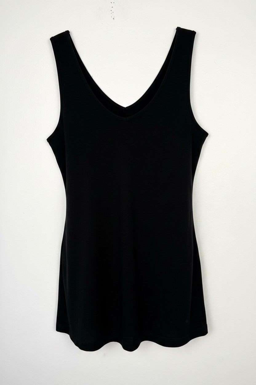 C'est Moi Bamboo Smoothing Tank Top | One Size Plus | Black Bamboo Plus Sized Tank Top at Blue Sparrow Shop on white background