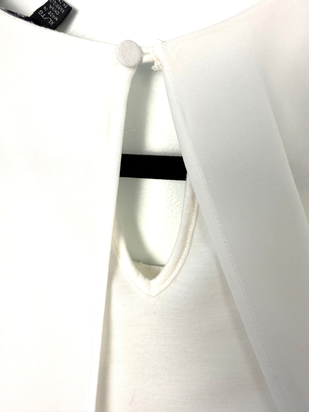 Cable & Gauge layered tunic back button detail white sleeveless blouse XL