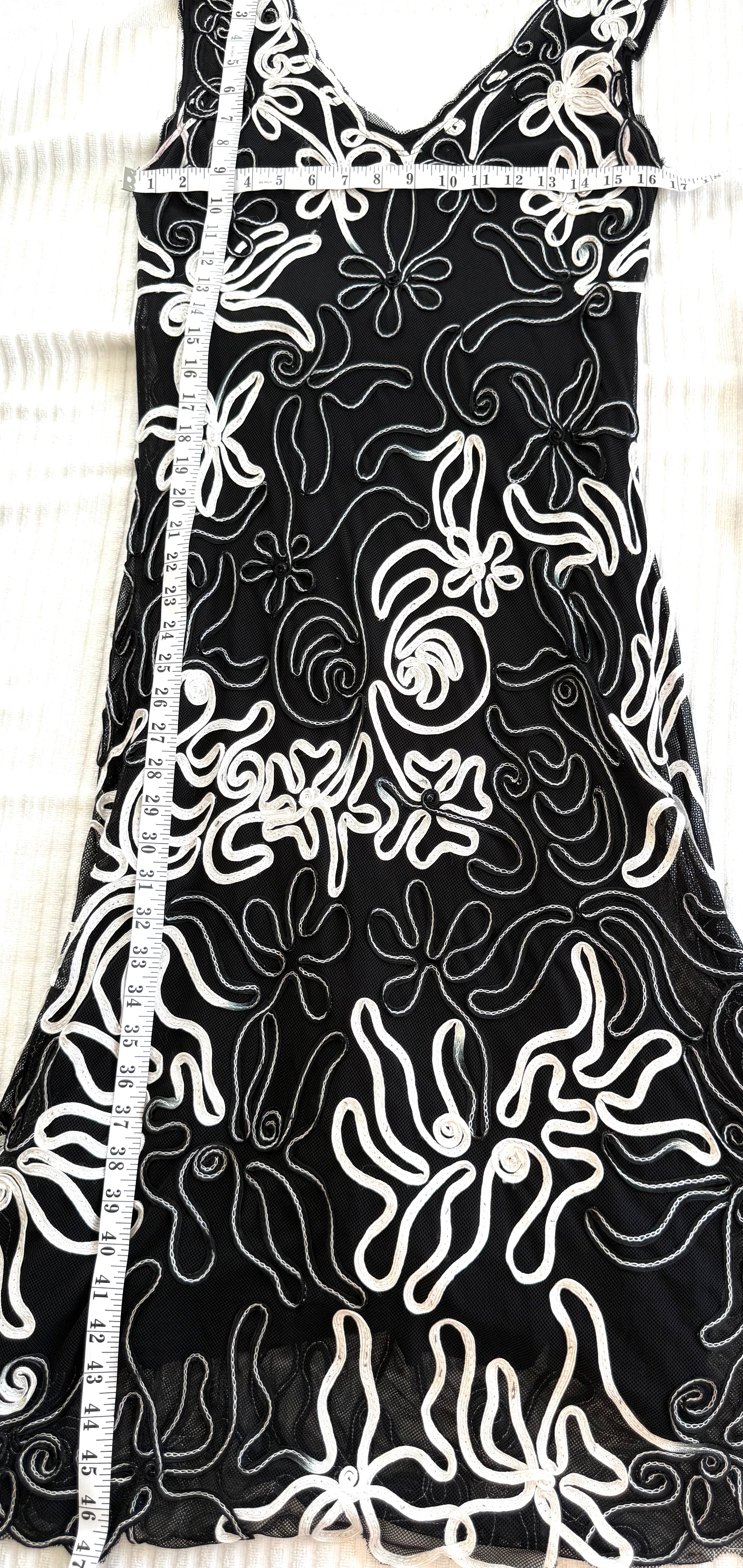 Cartise Embroidered Mesh Cocktail Dress | Size 12 at Blue Sparrow Shop measuring 34" bust- not stretched - and 47" length 