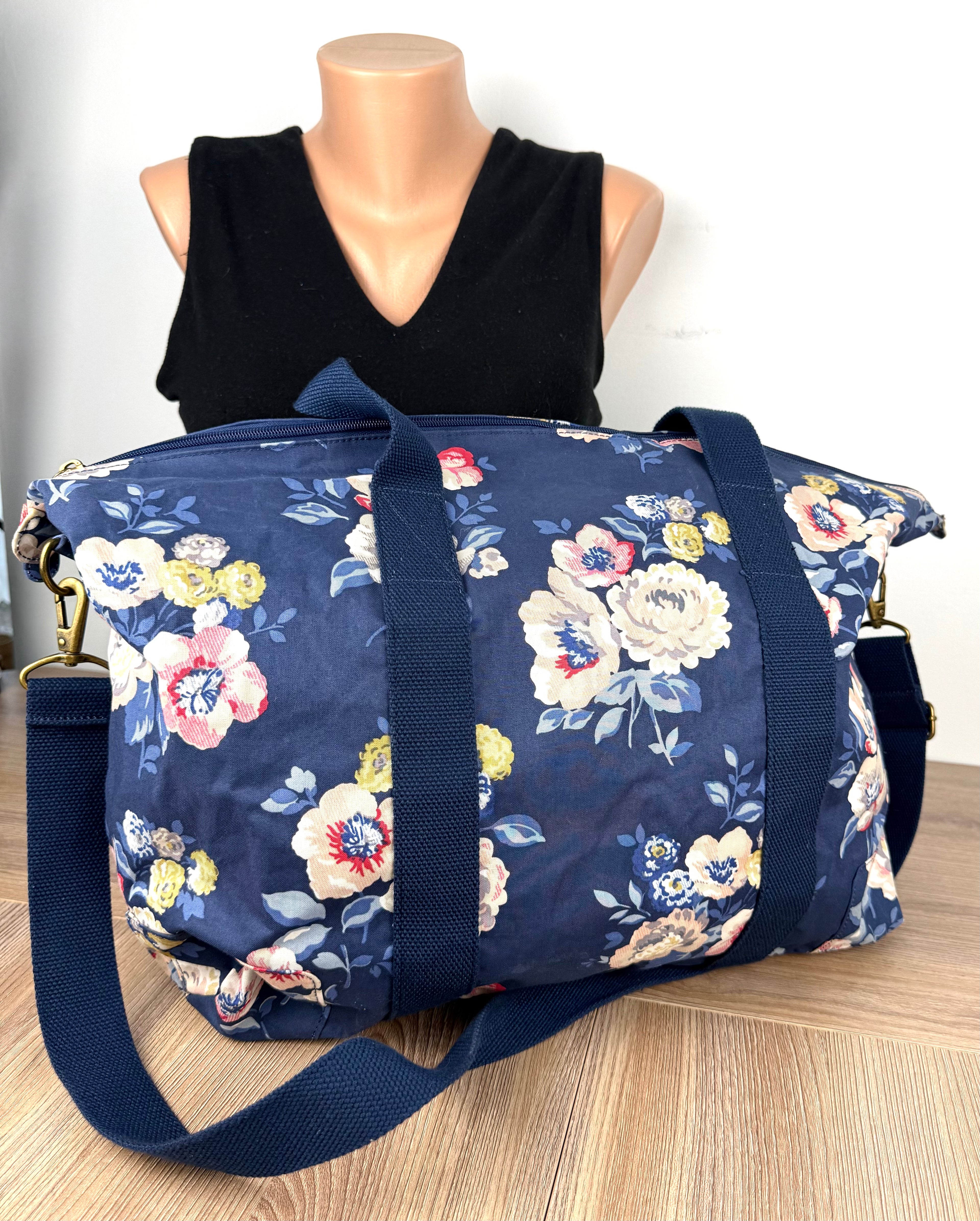 back of Cath Kidston Floral Weekender Bag 