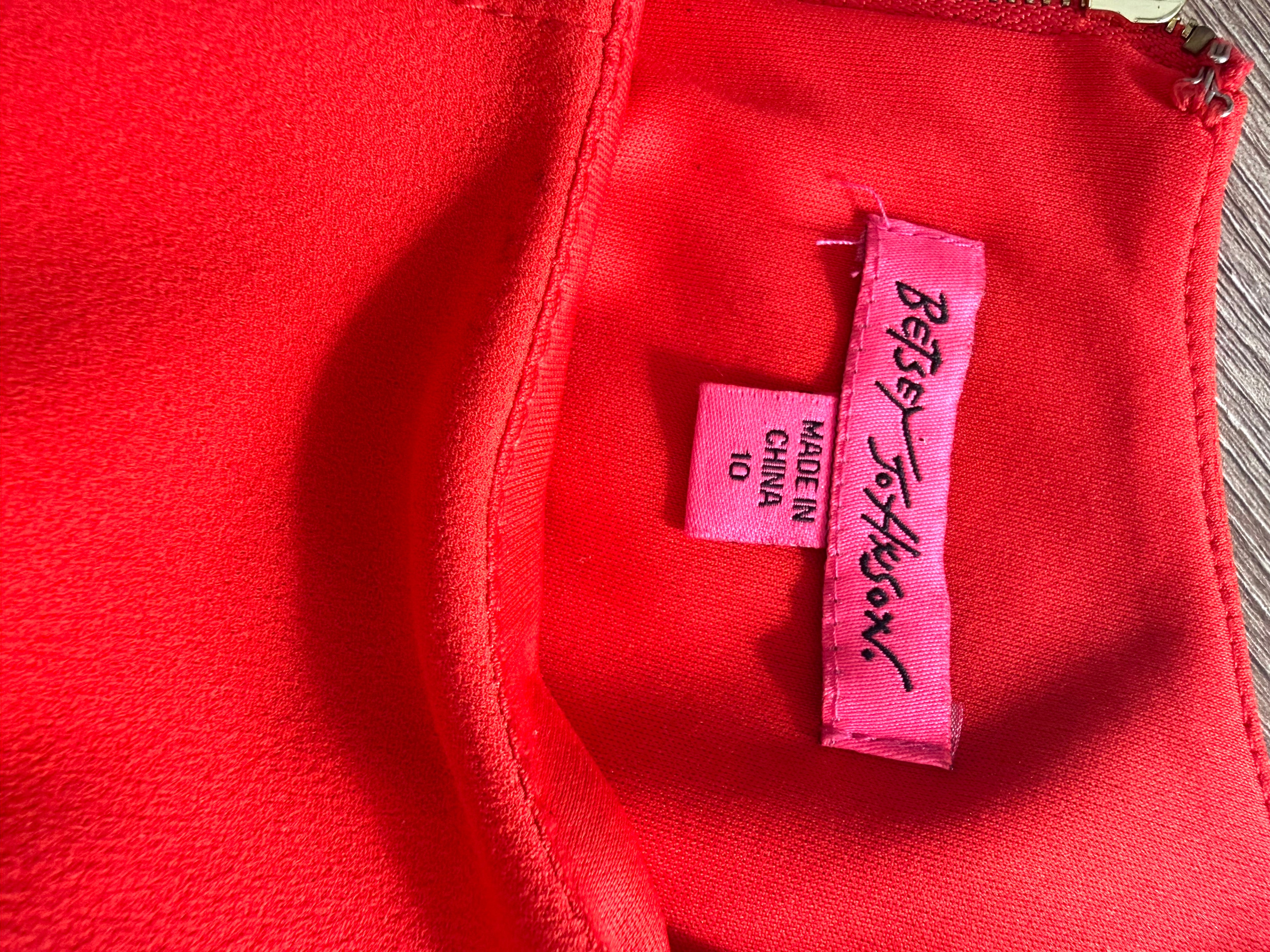 Betsey Johnson label close-up pink signature tag size 10.