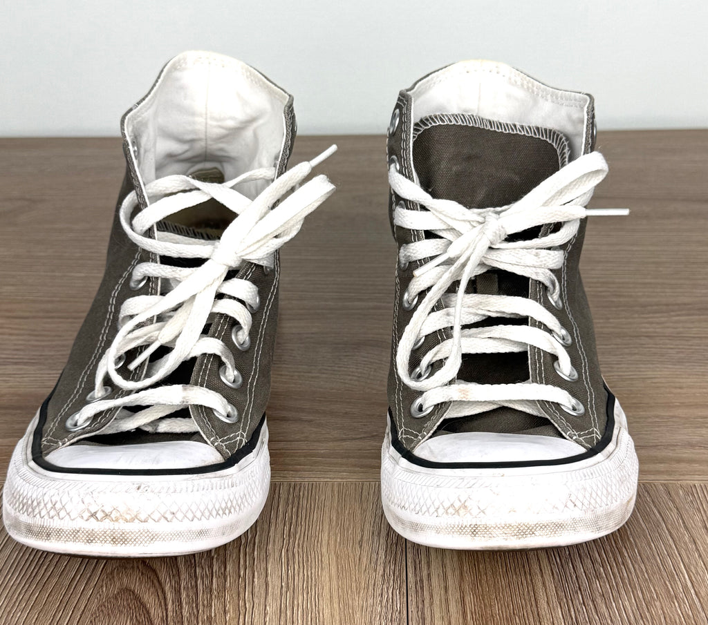 Converse Chuck Taylor High Tops | Size 8.5 at Blue Sparrow Shop