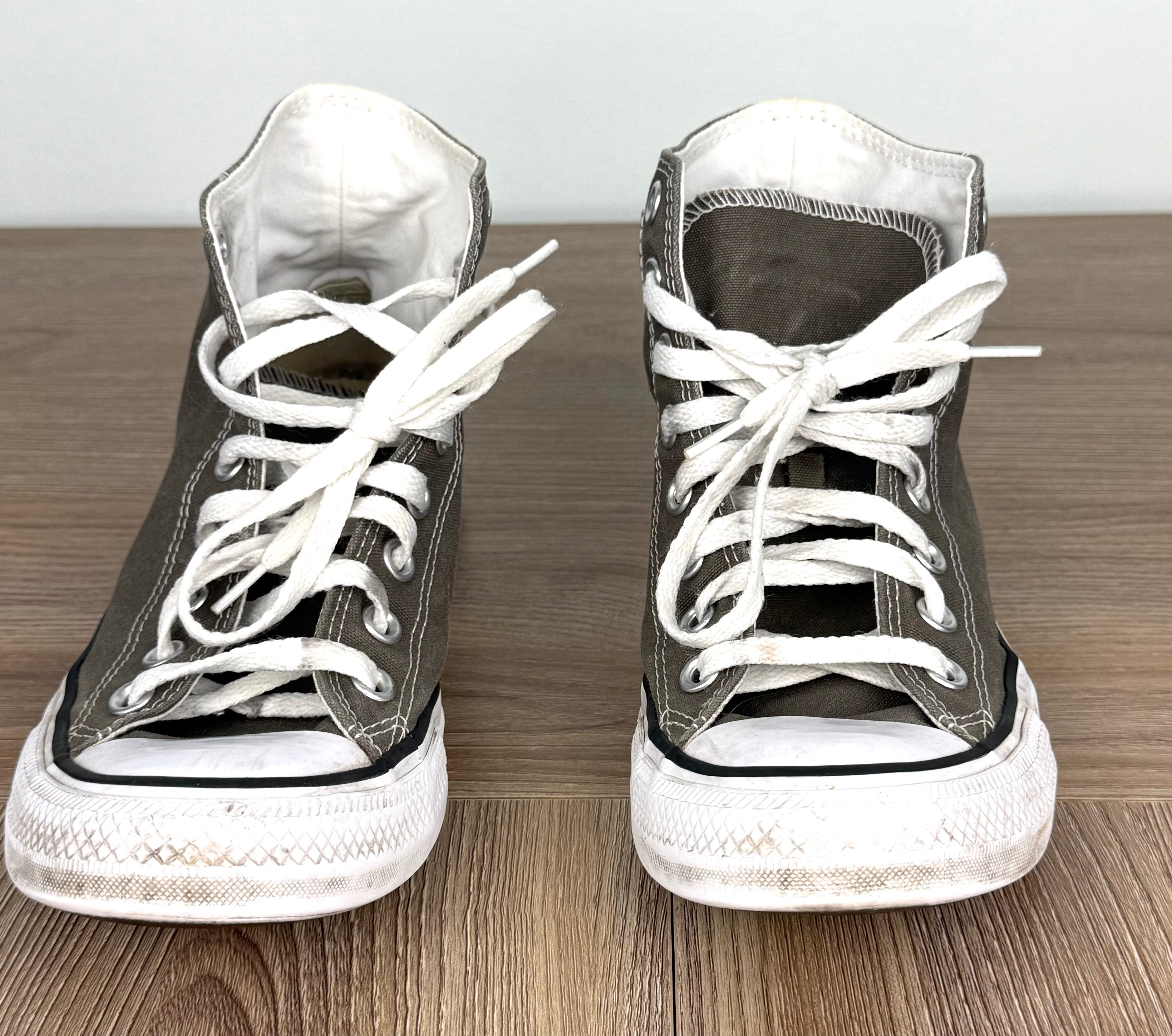 Converse Chuck Taylor High Tops | Size 8.5 at Blue Sparrow Shop