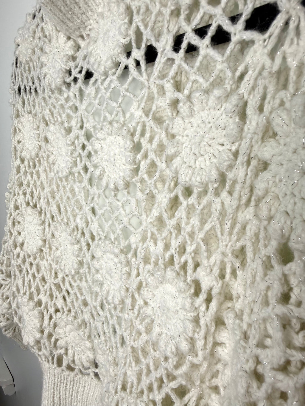 Cottagecore crochet look shrug  close up of pattern 