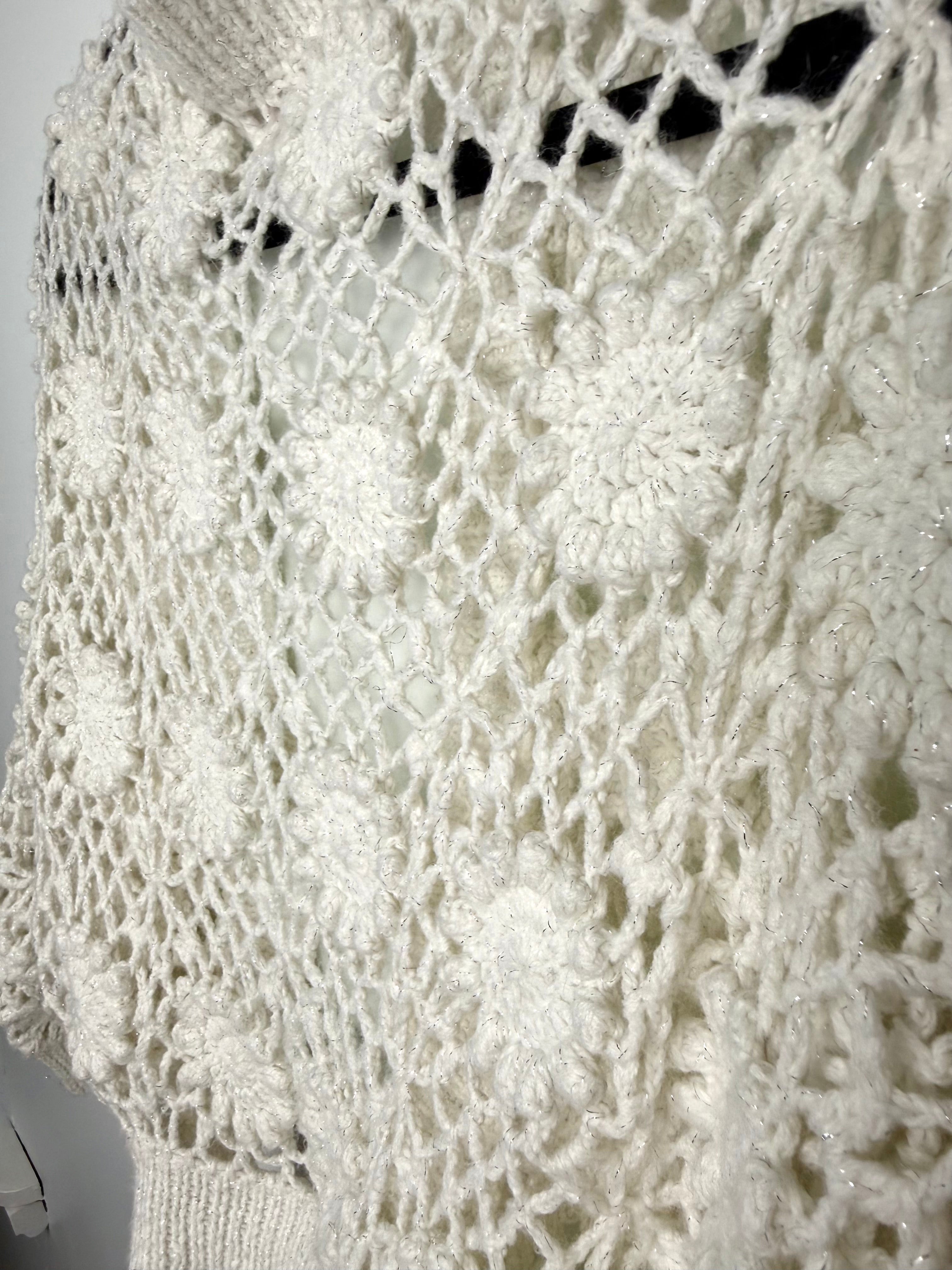 Cottagecore crochet look shrug  close up of pattern 