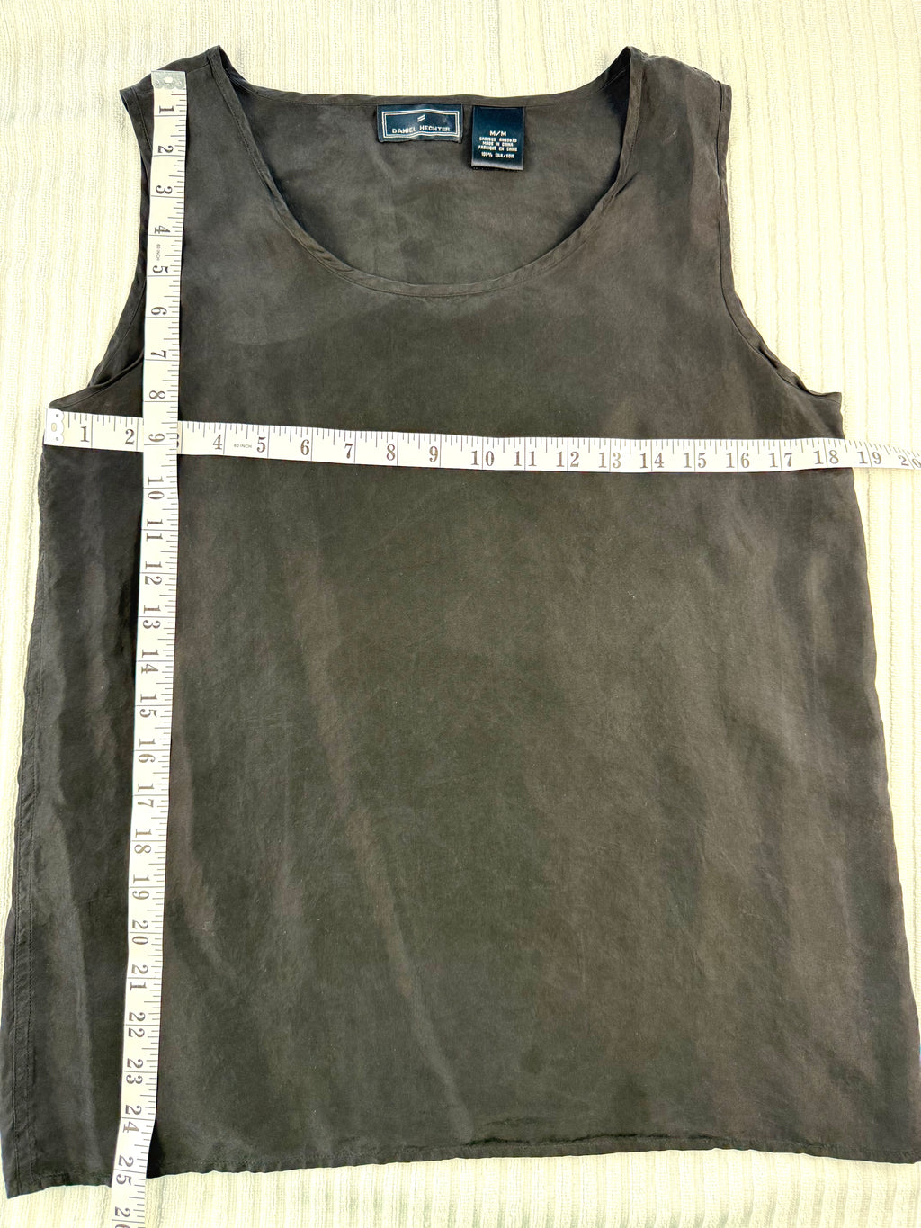 Daniel Hechter 100% Silk Black Tank Top | French Designer Silk Scoop Neck Tank Size M at Blue Sparrow Shop measuring 36' bust and 25' shoulder to hem 