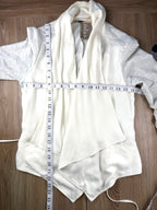Dolce Vita Cardigan measuring 32" bust 22-25" shoulder to hem 