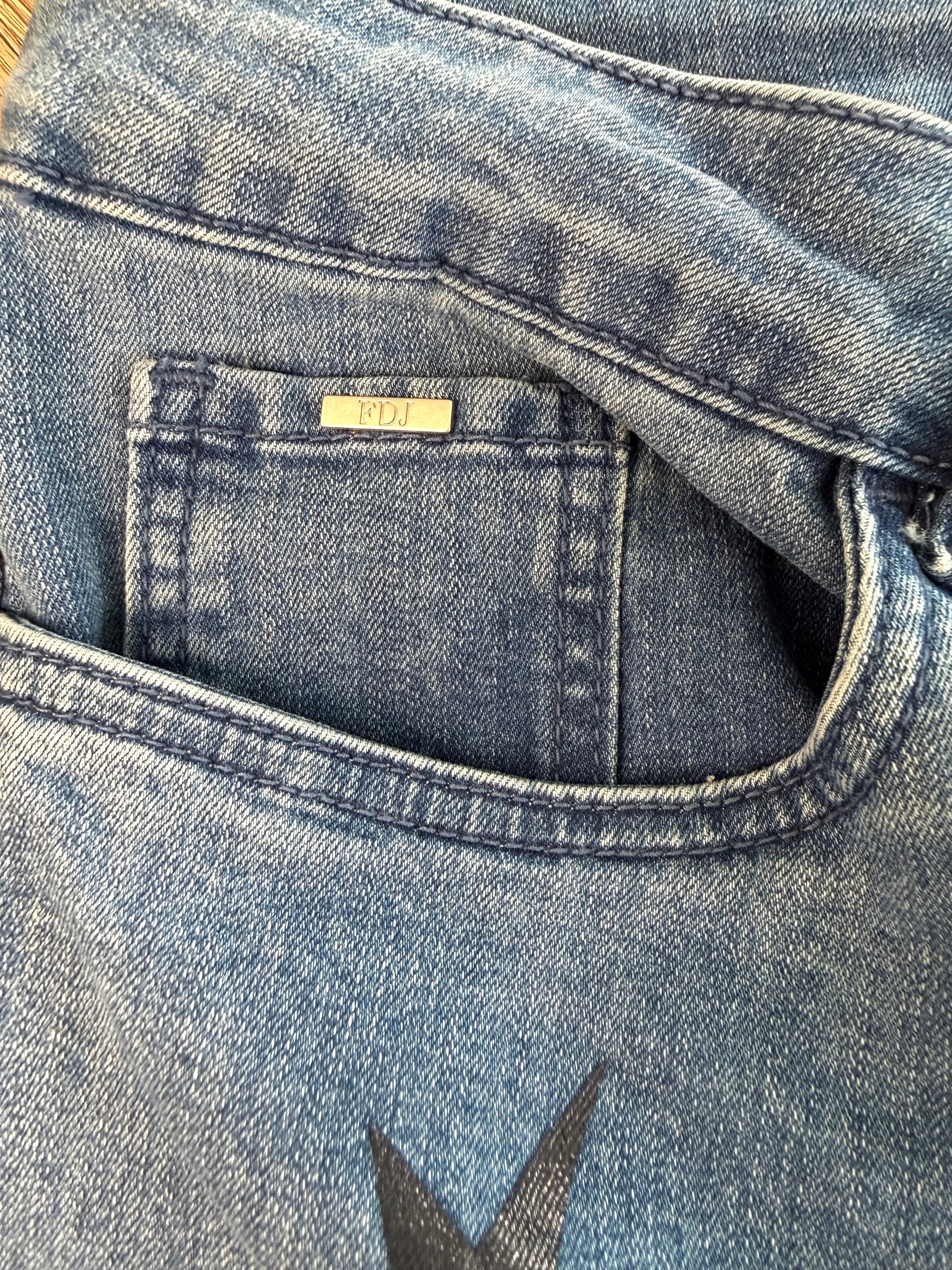 FDJ emblem on pocket of French Dressing Jeans | Olivia Fit | Size 10 at Blue Sparrow Shop 