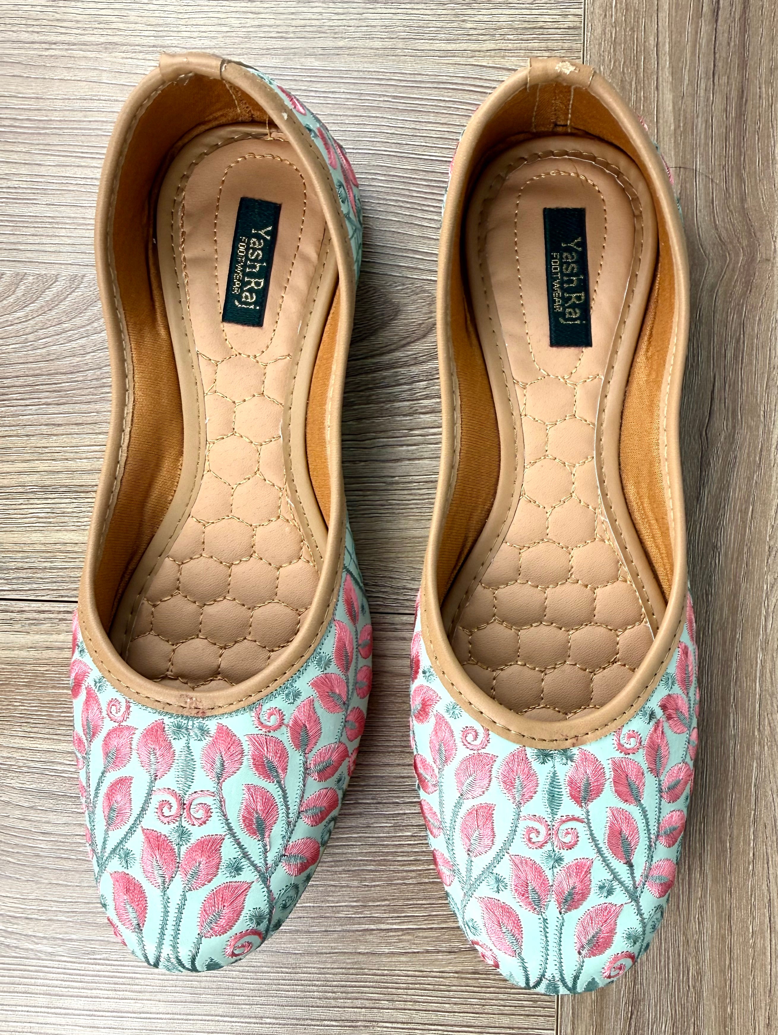 Floral Embroidered Jutti Flats size 9 resale  on table 