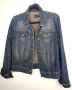 GAP 100% Cotton Classic Trucker Denim Jacket — Medium Wash | Size M Blue Sparrow Shop on hanger