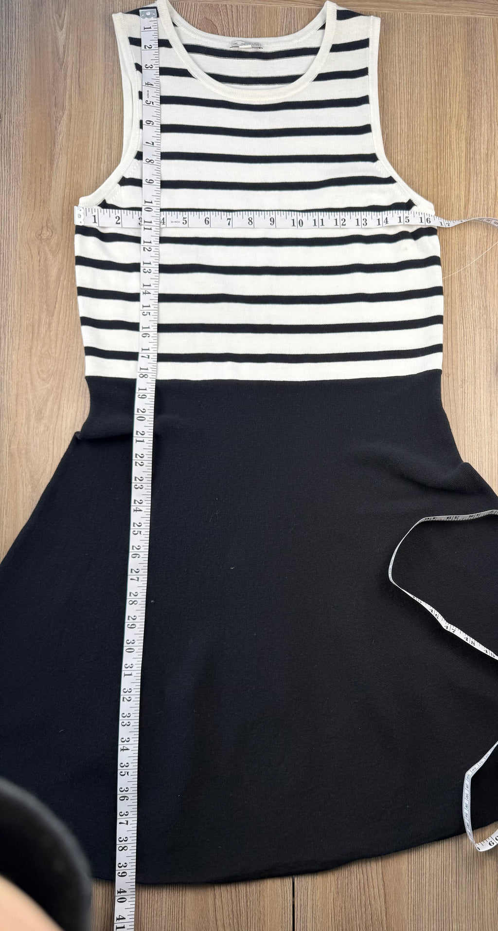 GAP 100% Cotton Sleeveless Fit-and-Flare Knit Dress at Blue Sparrow Shop measuring 32" bust and 40" shoulder to hem 