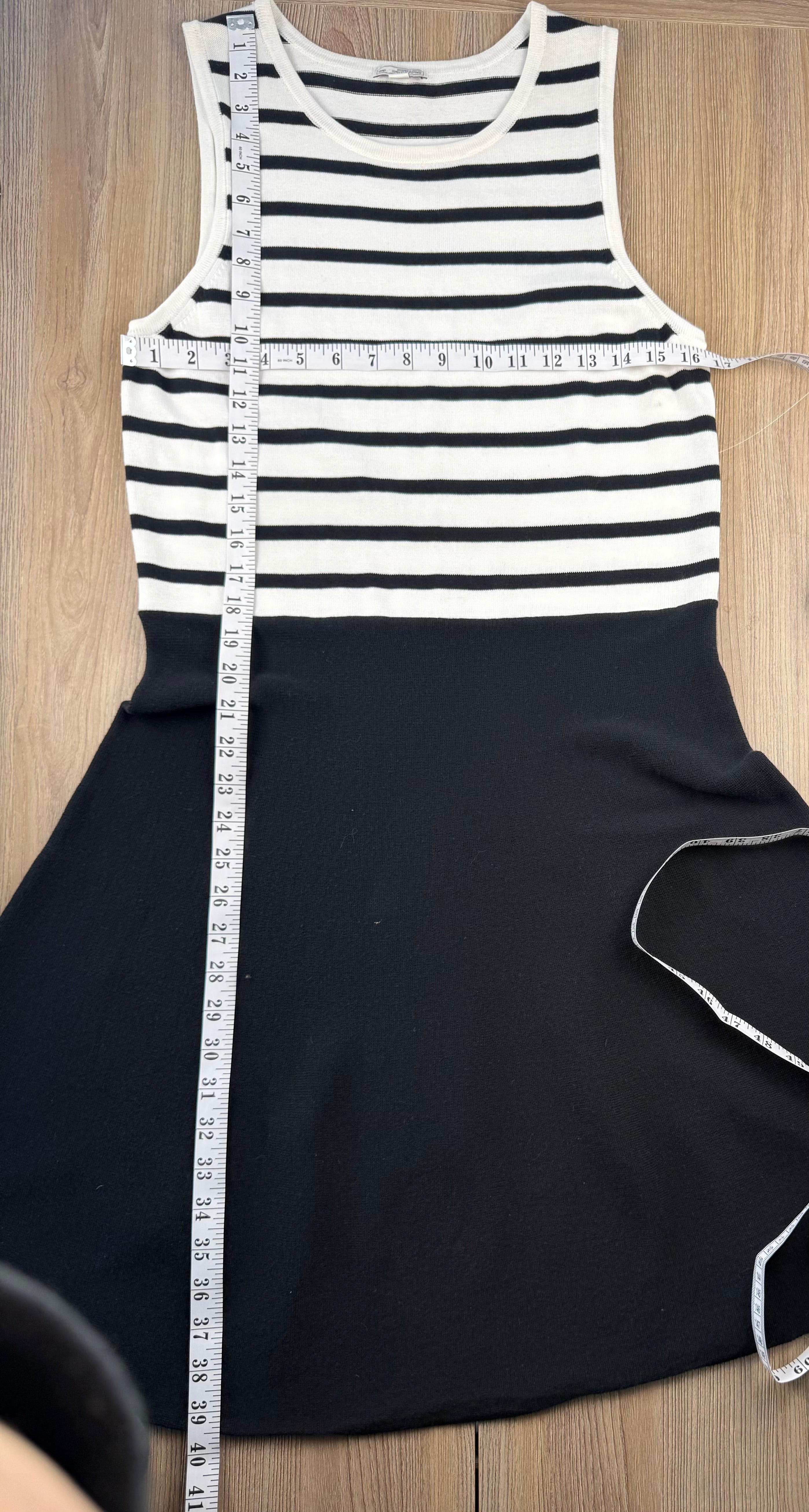 GAP 100% Cotton Sleeveless Fit-and-Flare Knit Dress at Blue Sparrow Shop measuring 32" bust and 40" shoulder to hem 