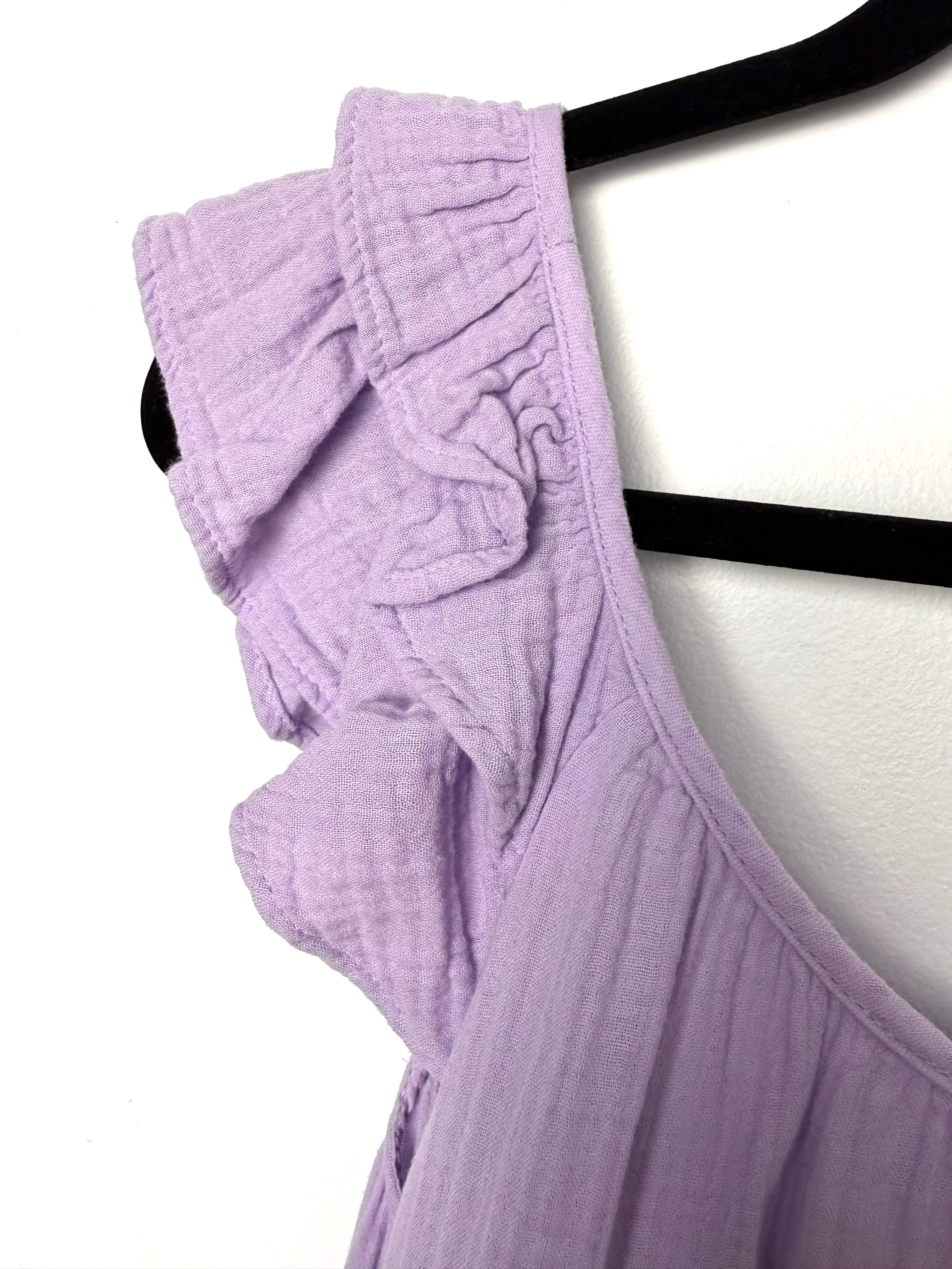 Gap Lightweight breathable cotton summer dress with pockets - close up of ruffle sleeve detail 