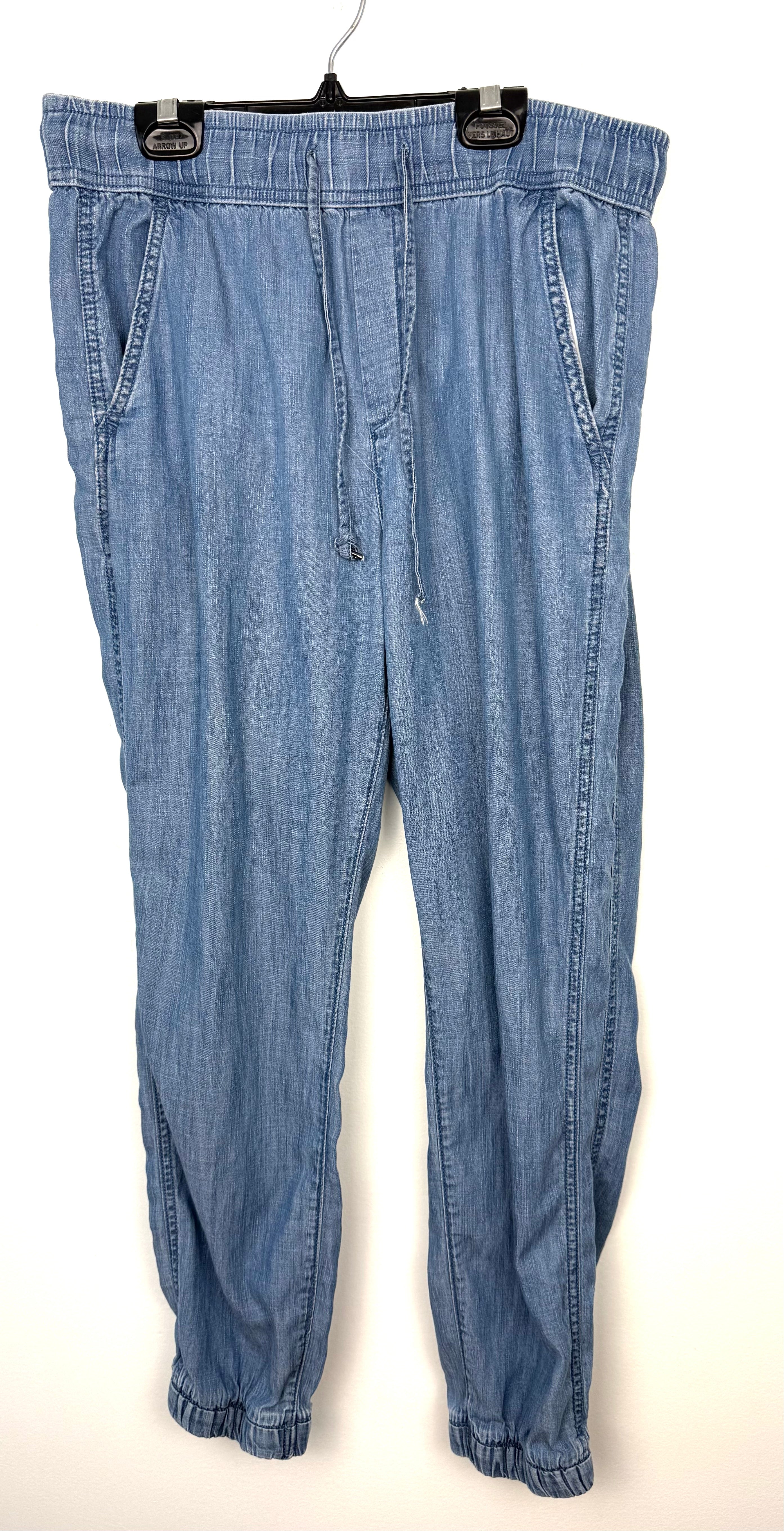 Gap brand women’s chambray jogger pants \ jeans on hanger 