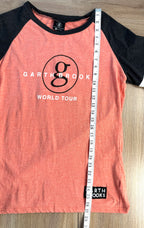 Garth Brooks Concert tee measuring 27" from shoulder to hem