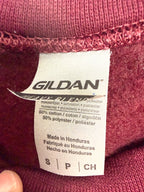 Gildan Heavy Blend size small tag close up