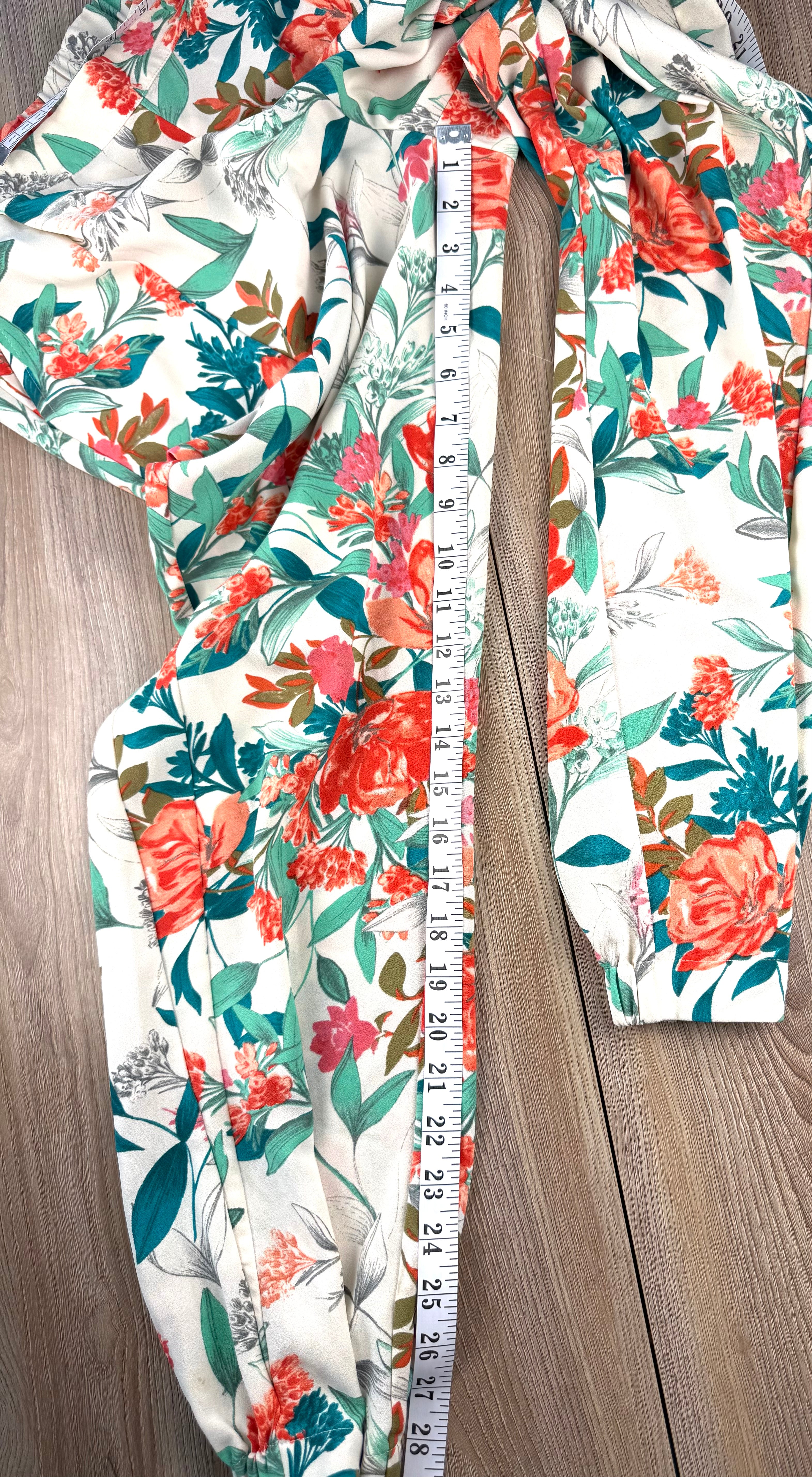 Guess  Floral Jogger Style Dress Pants at Blue Sparrow measuring 28" inseam