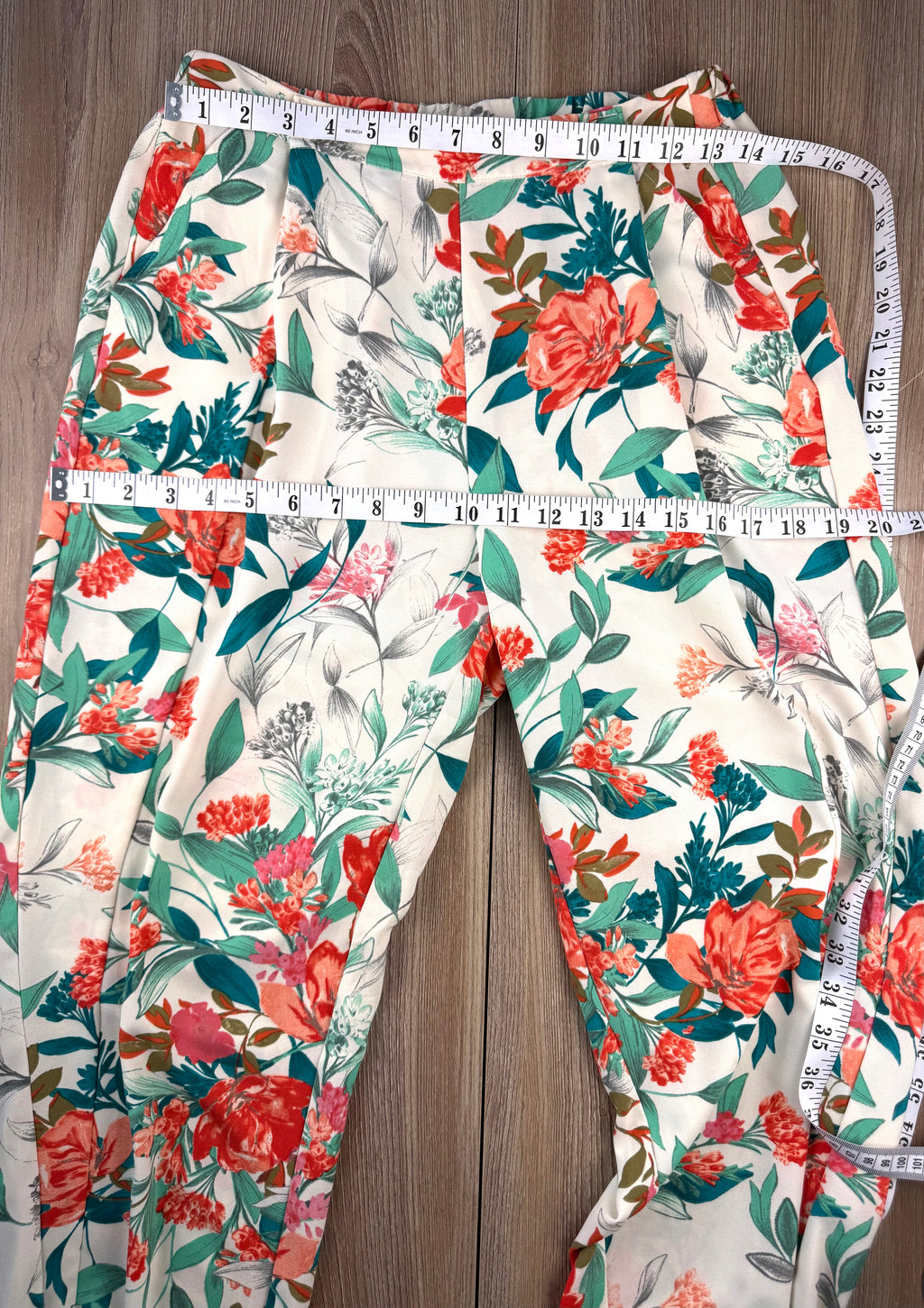 Guess  Floral Jogger Style Dress Pants at Blue Sparrow measuring 28" waist and 40" hips